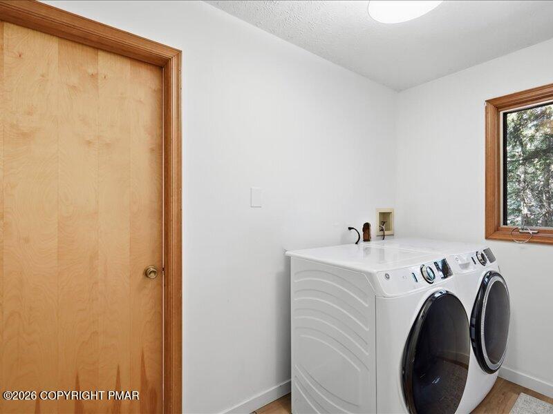 2208 Hillcrest Drive Property Photo 28