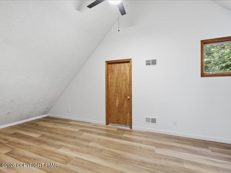 2208 Hillcrest Drive Property Photo 33