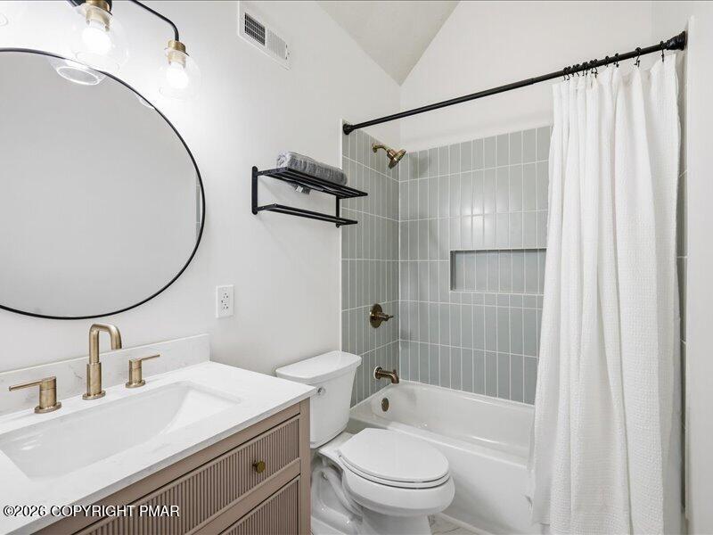 2208 Hillcrest Drive Property Photo 35