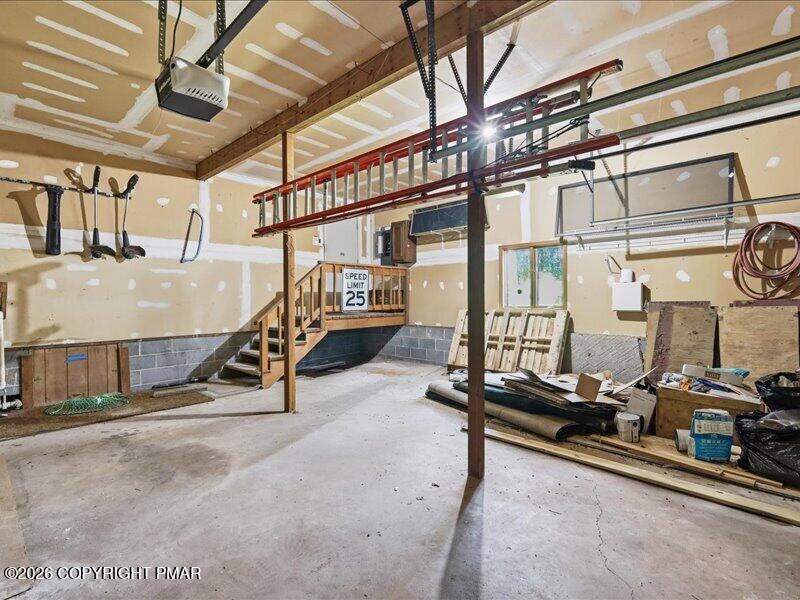 2208 Hillcrest Drive Property Photo 36