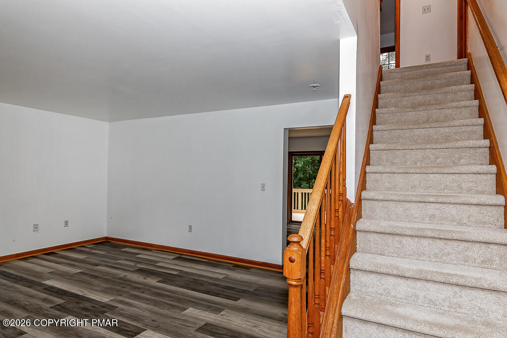 1208 Falls Road Property Photo 16