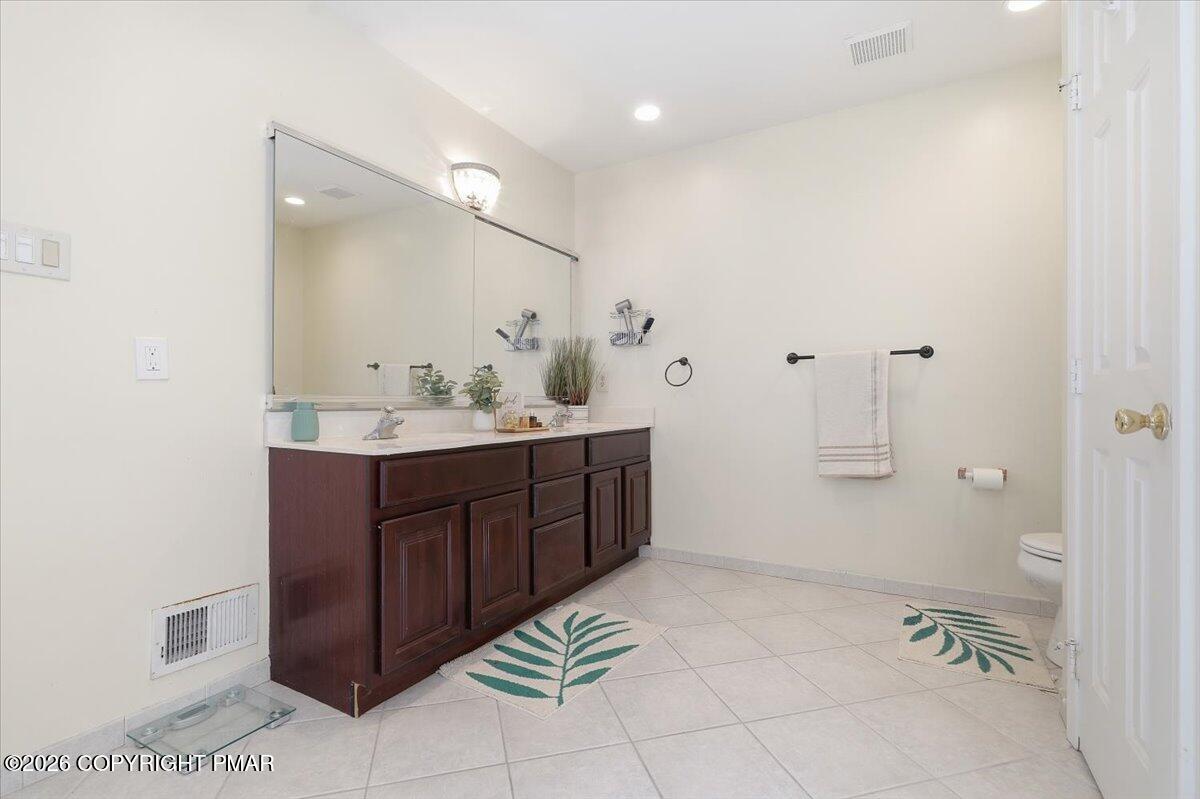 137 Outlook Court Property Photo 24