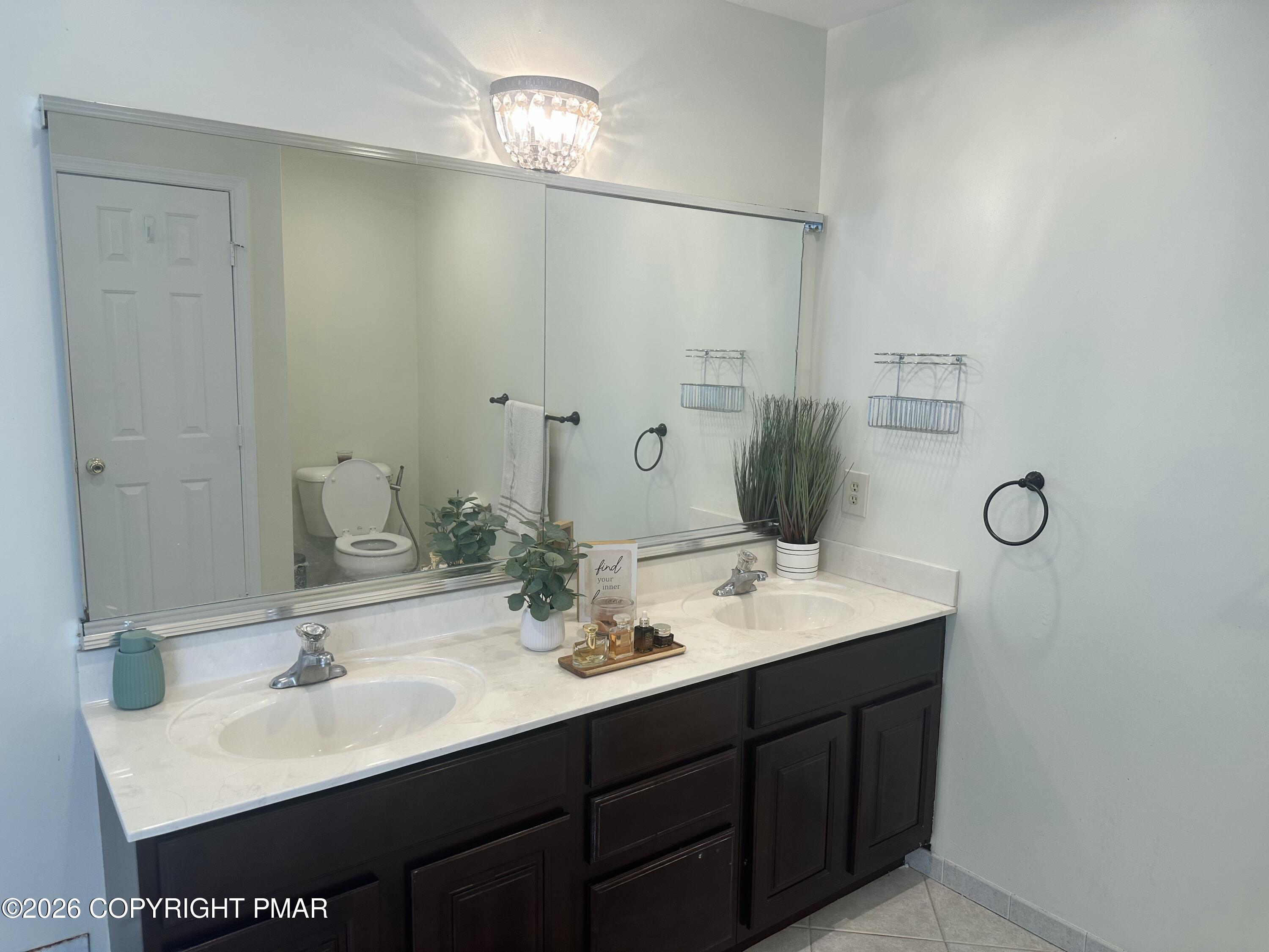 137 Outlook Court Property Photo 25
