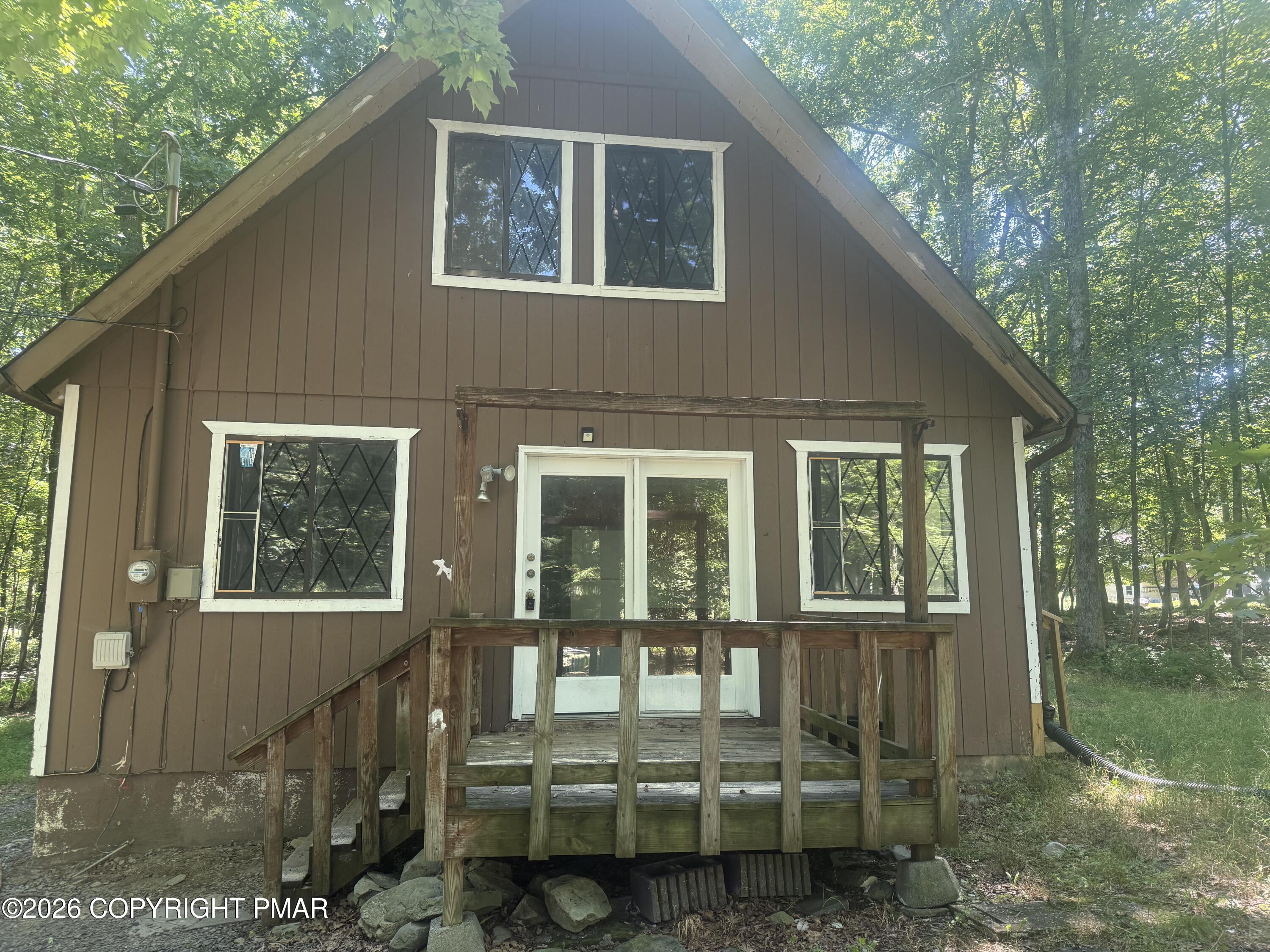 2111 Spring Drive Property Photo 4