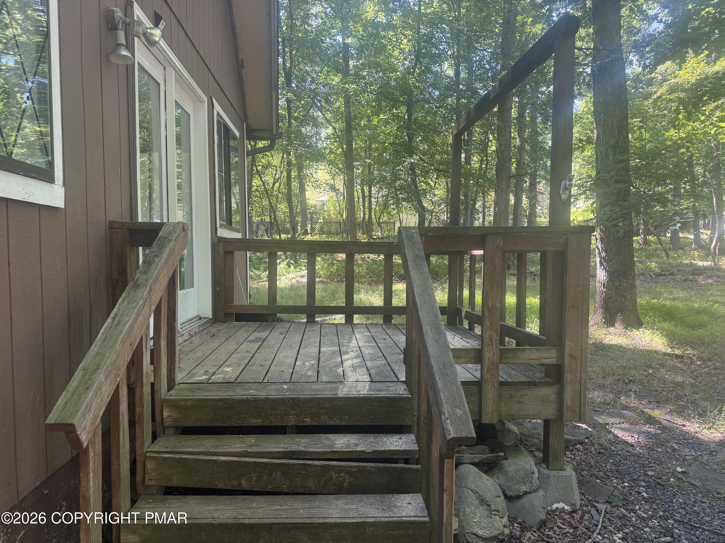 2111 Spring Drive Property Photo 5