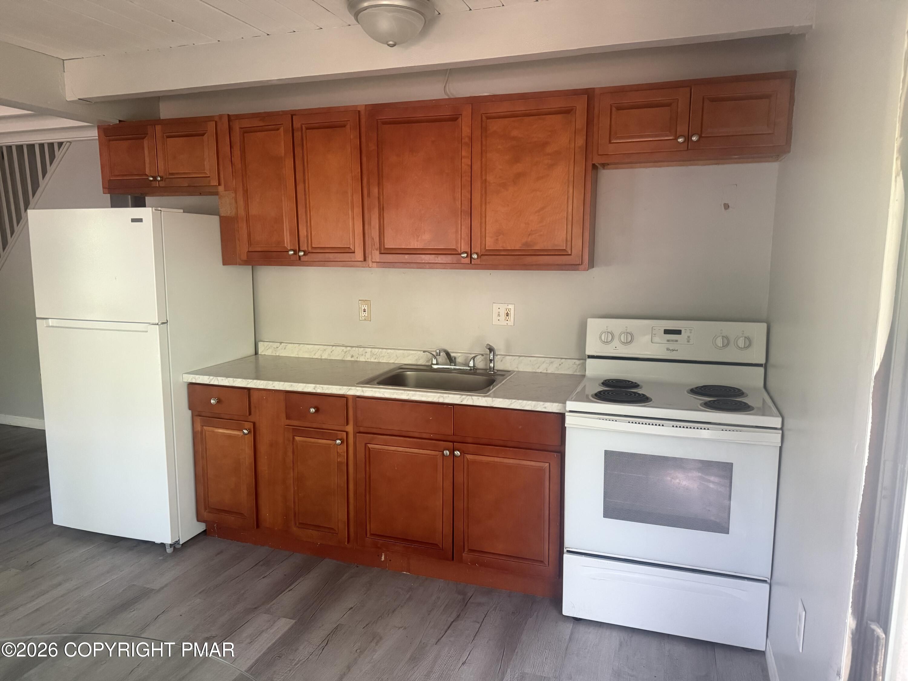 2111 Spring Drive Property Photo 7