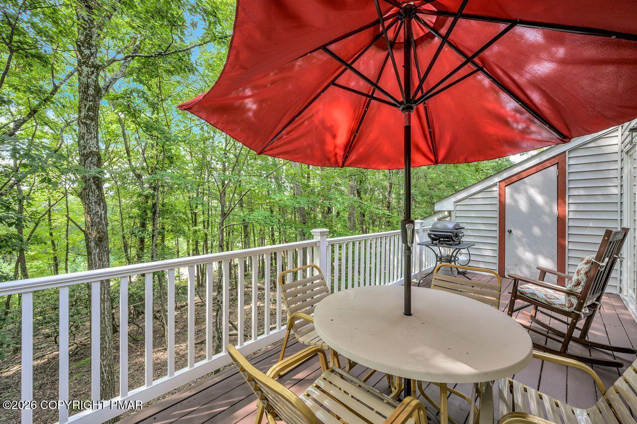 106 Laurelwoods Drive Property Photo 3