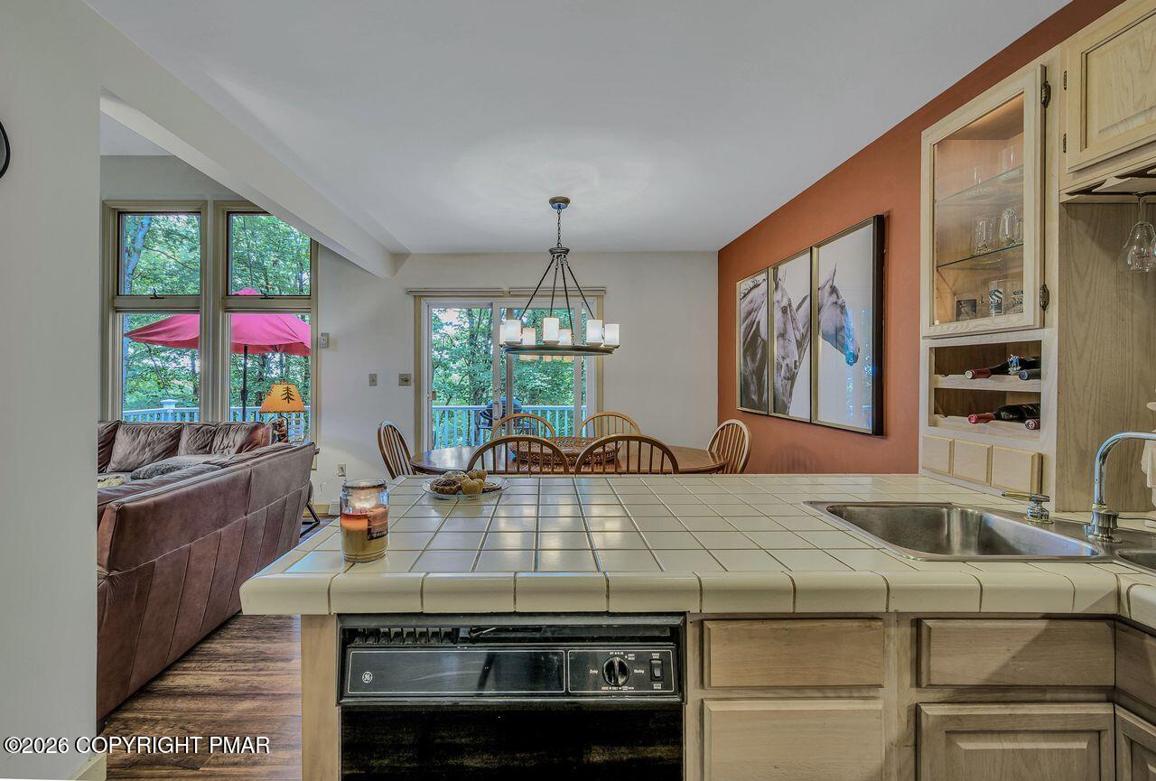 106 Laurelwoods Drive Property Photo 11