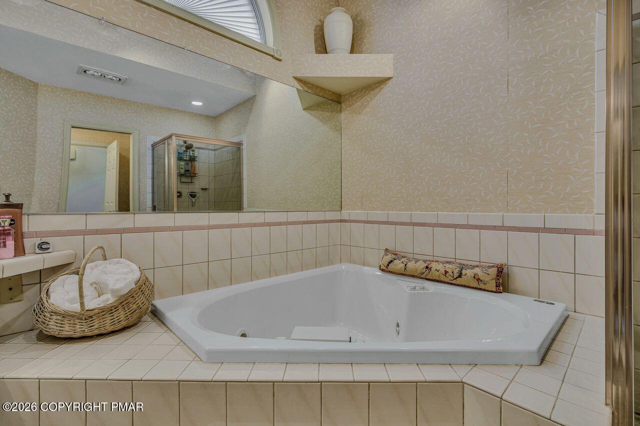 106 Laurelwoods Drive Property Photo 18