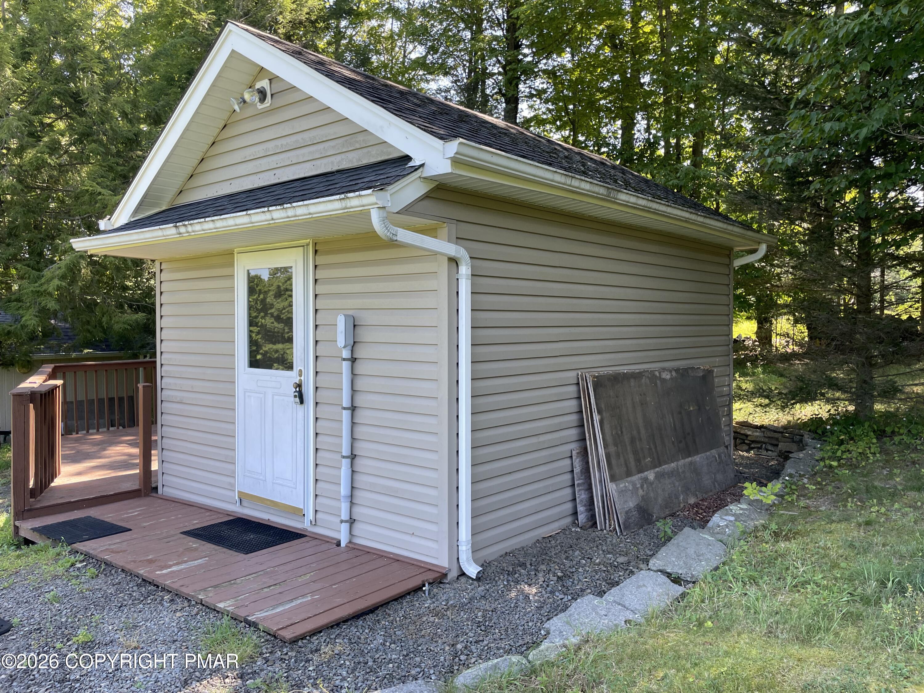 439 Butternut Road Property Photo 10