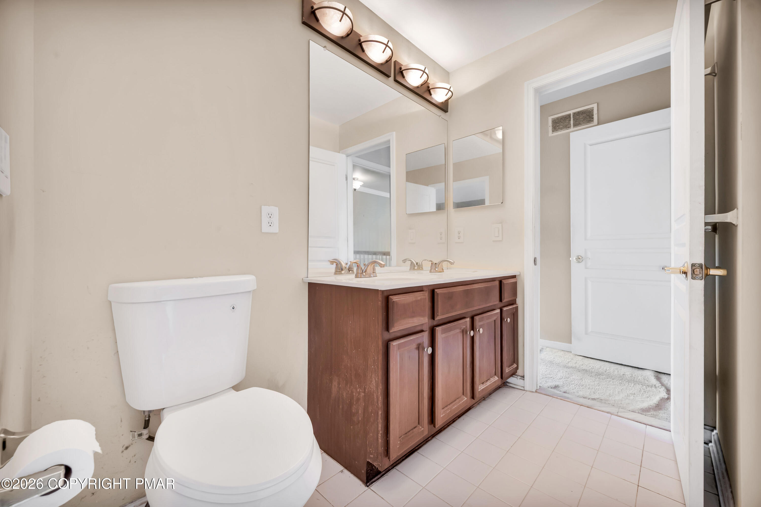 6572 Sauerkraut Lane Property Photo 42