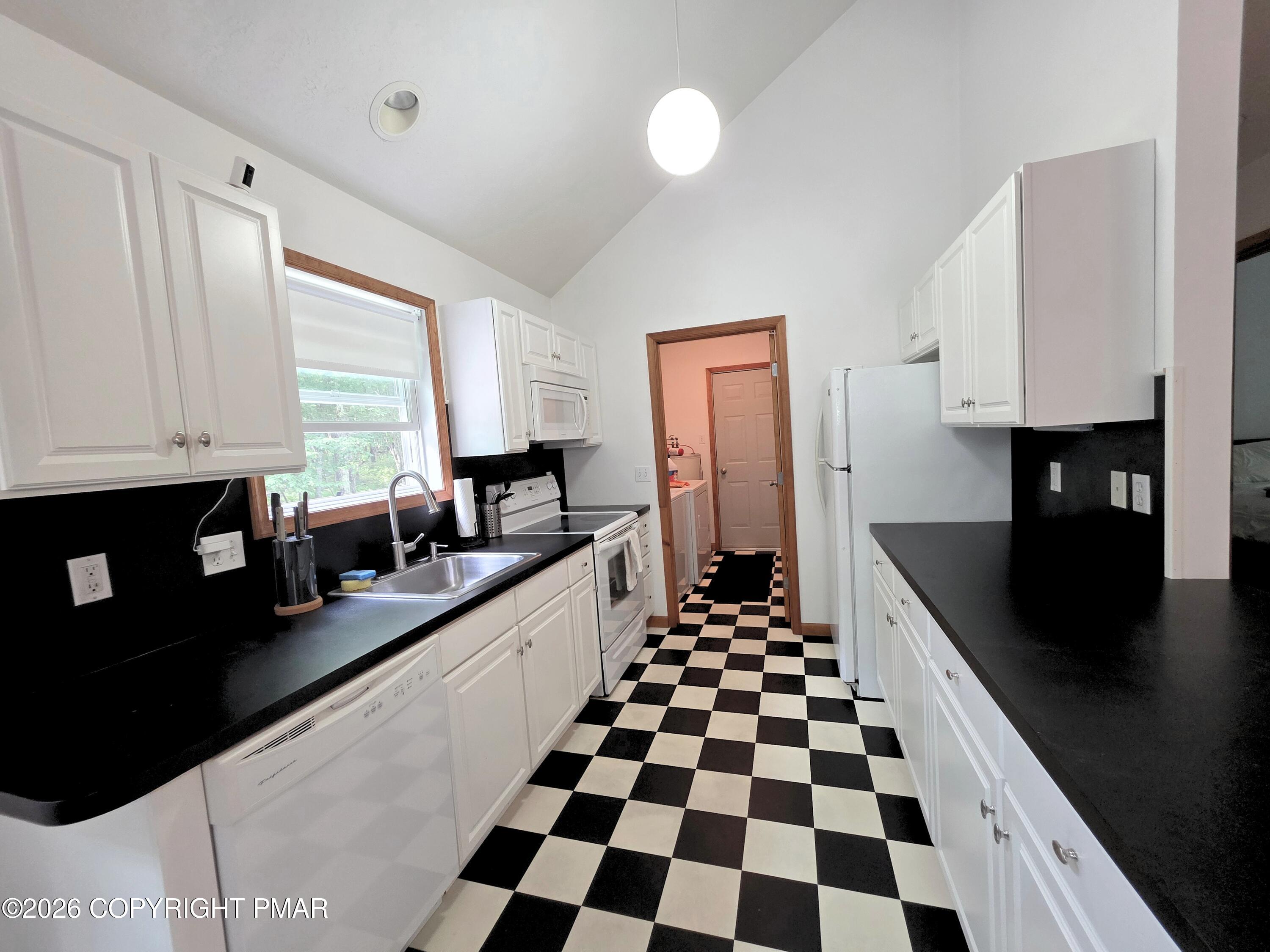 38 Black Walnut Lane Property Photo 4
