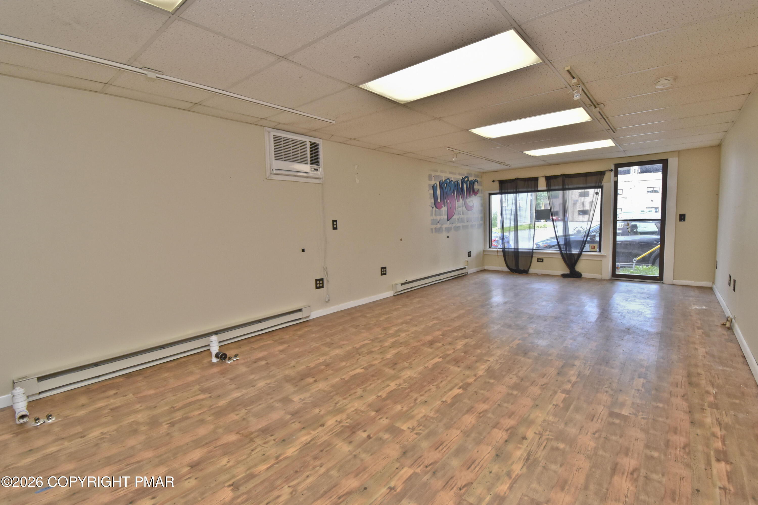 21 N 6th Street Property Photo 2