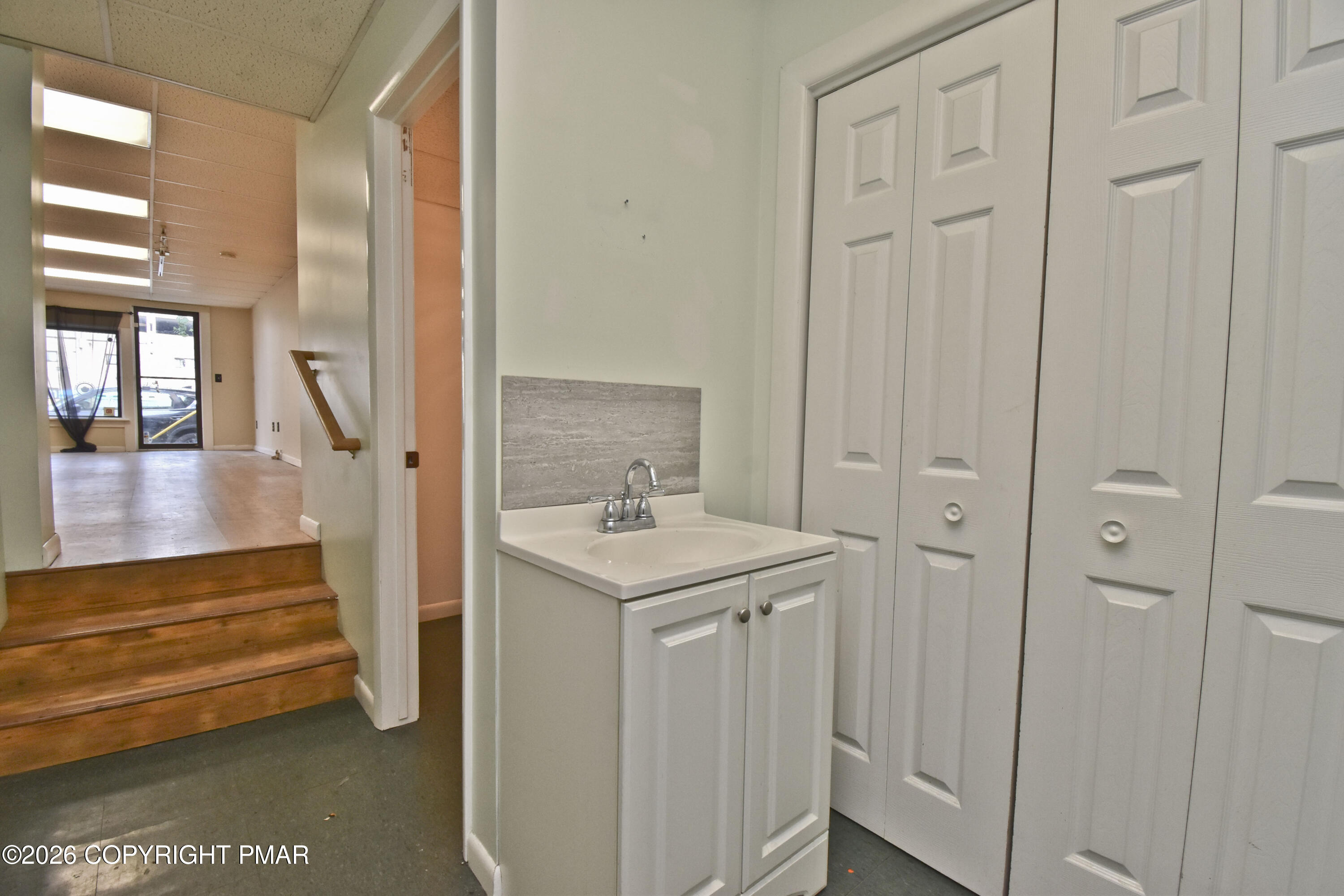 21 N 6th Street Property Photo 6