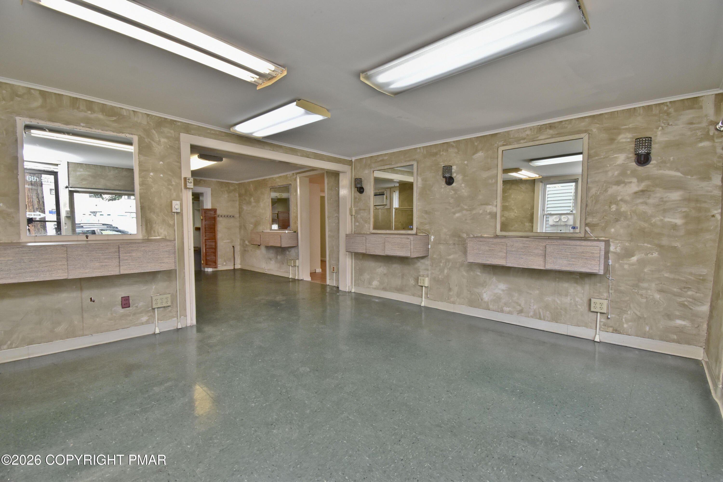 21 N 6th Street Property Photo 7