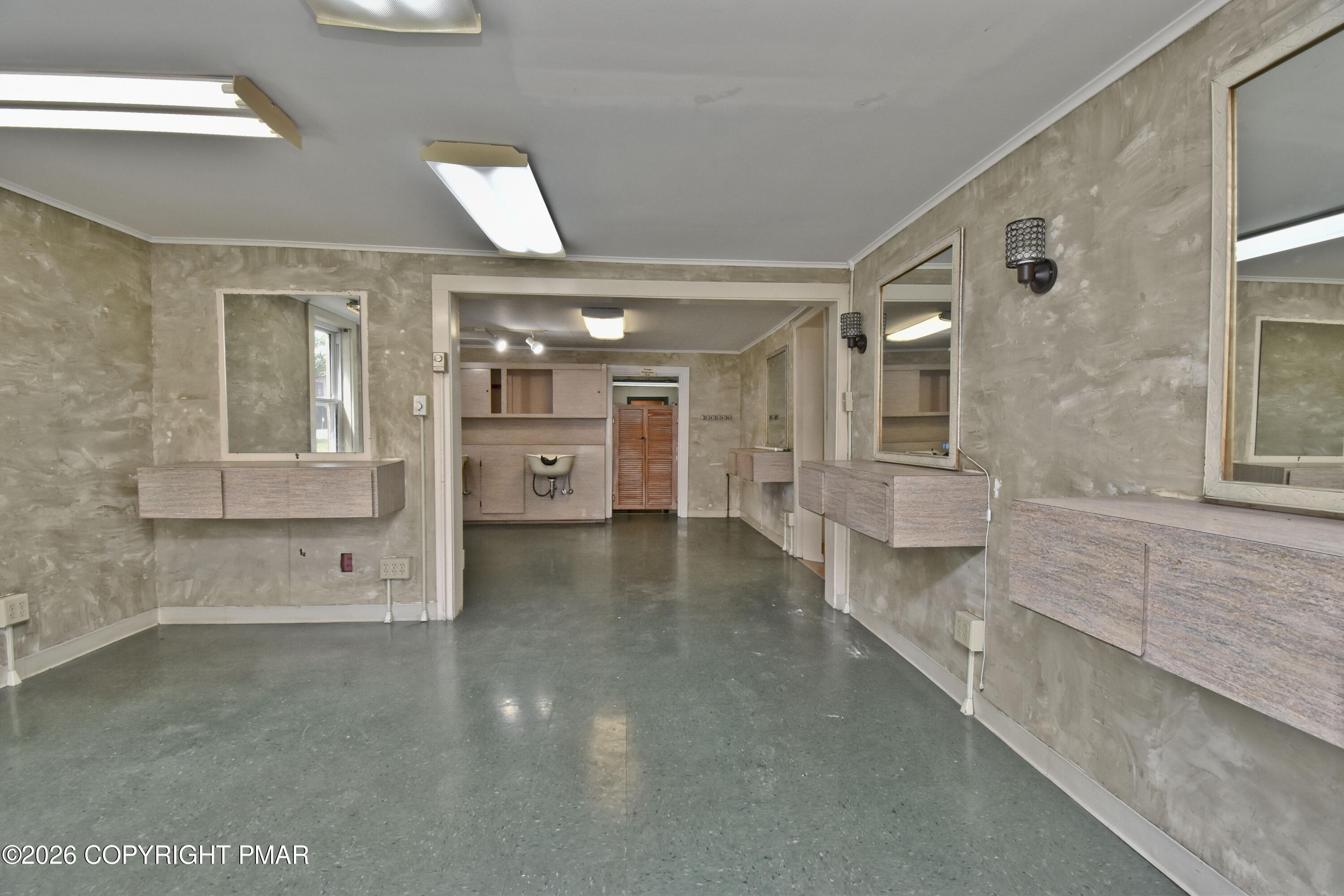 21 N 6th Street Property Photo 8