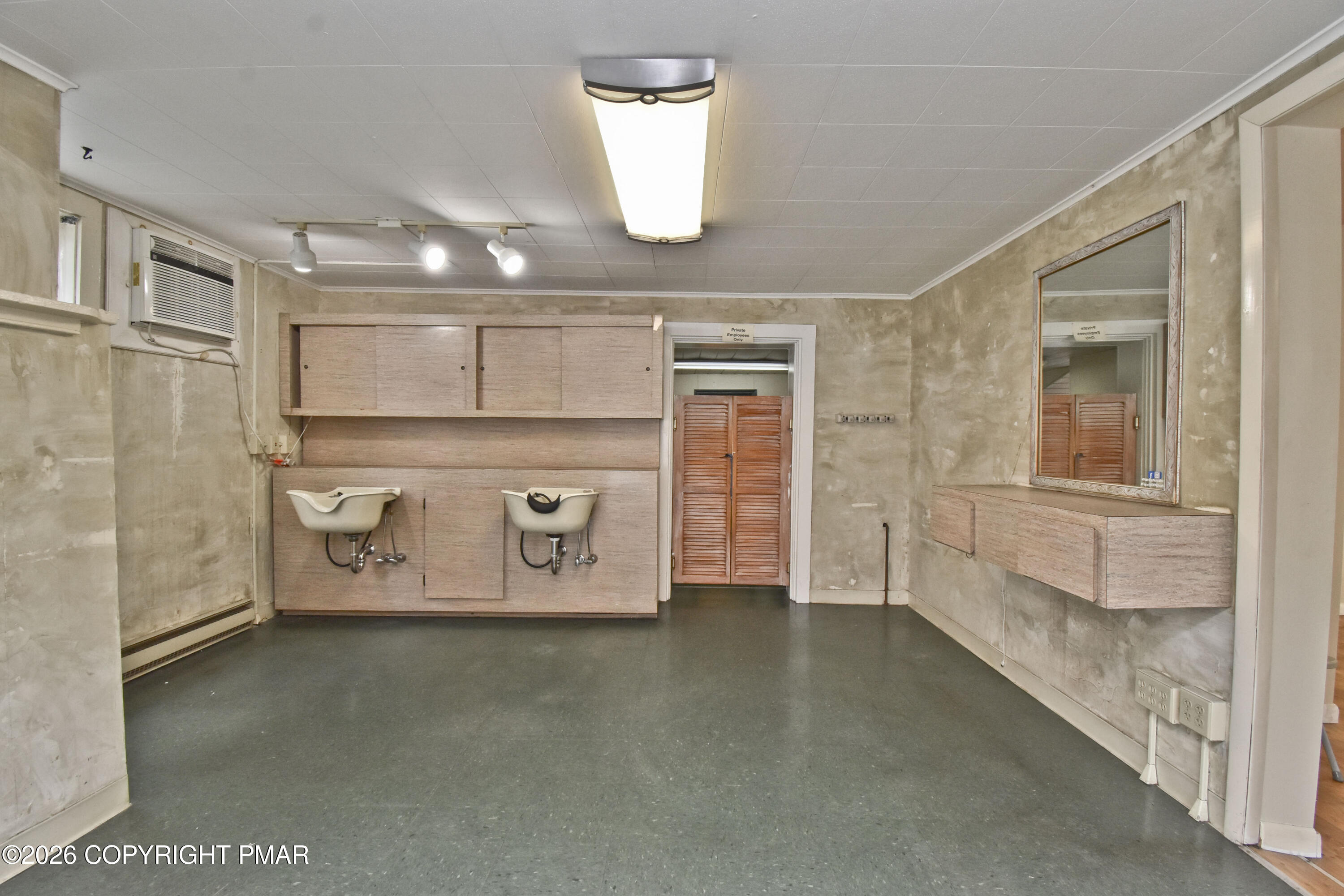 21 N 6th Street Property Photo 9