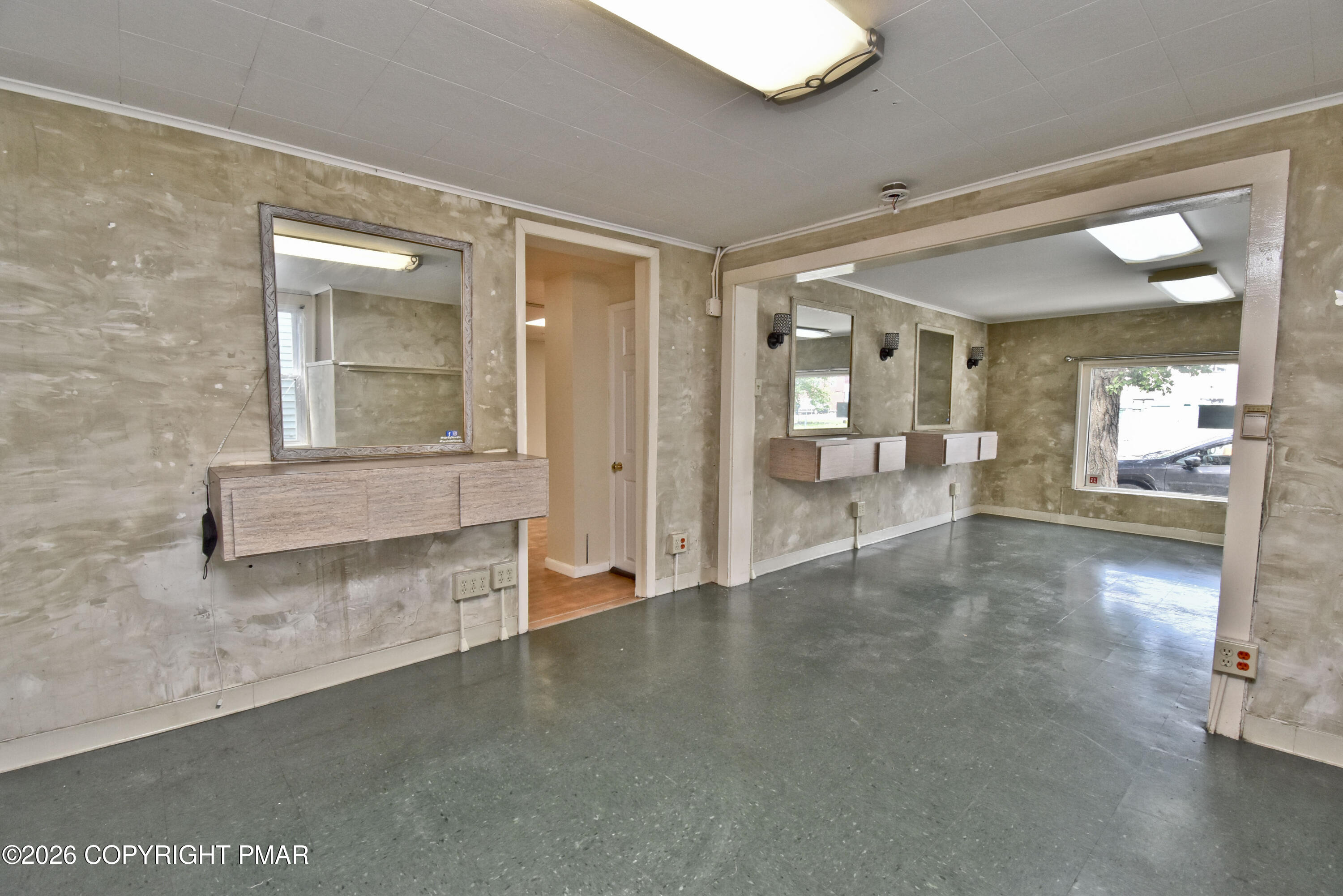 21 N 6th Street Property Photo 10