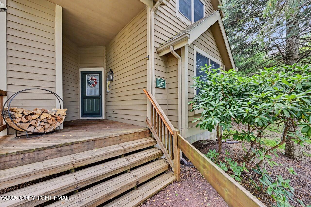 147 Pine Court Property Photo 3