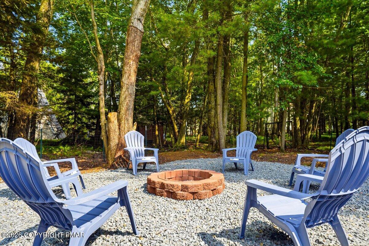 4116 Low Ridge Road Property Photo 6