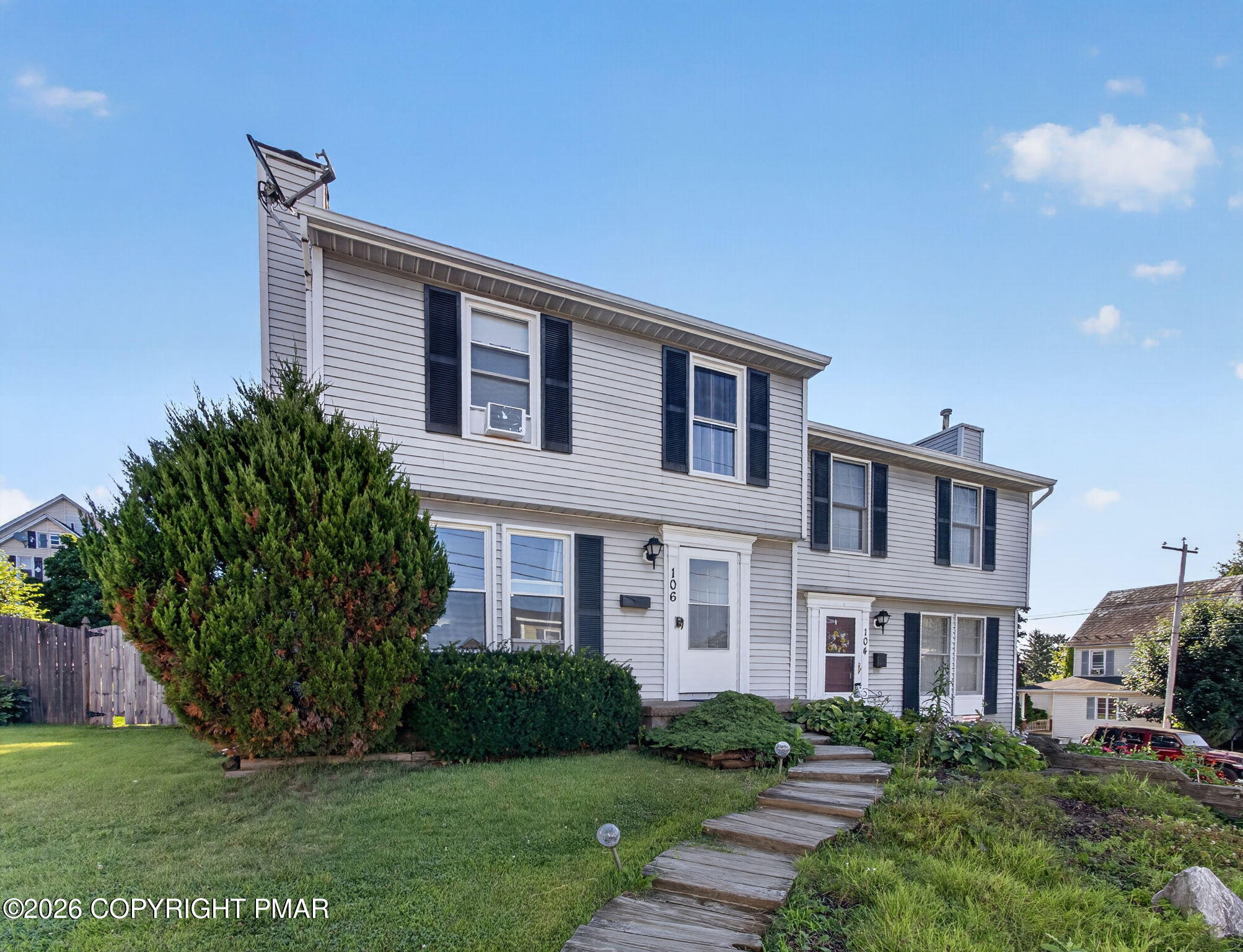 106 N Lobb Avenue Property Photo 1