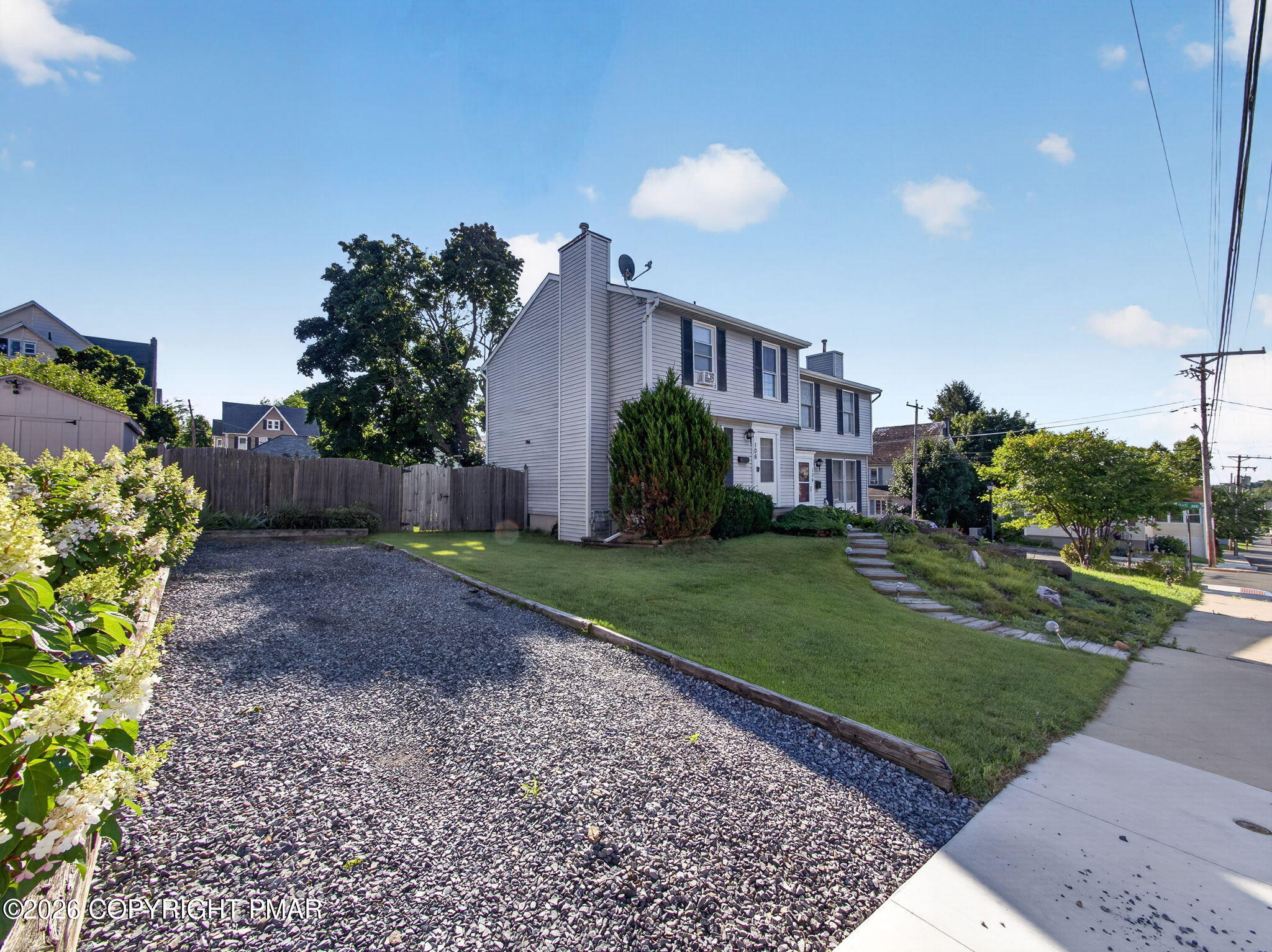 106 N Lobb Avenue Property Photo 2