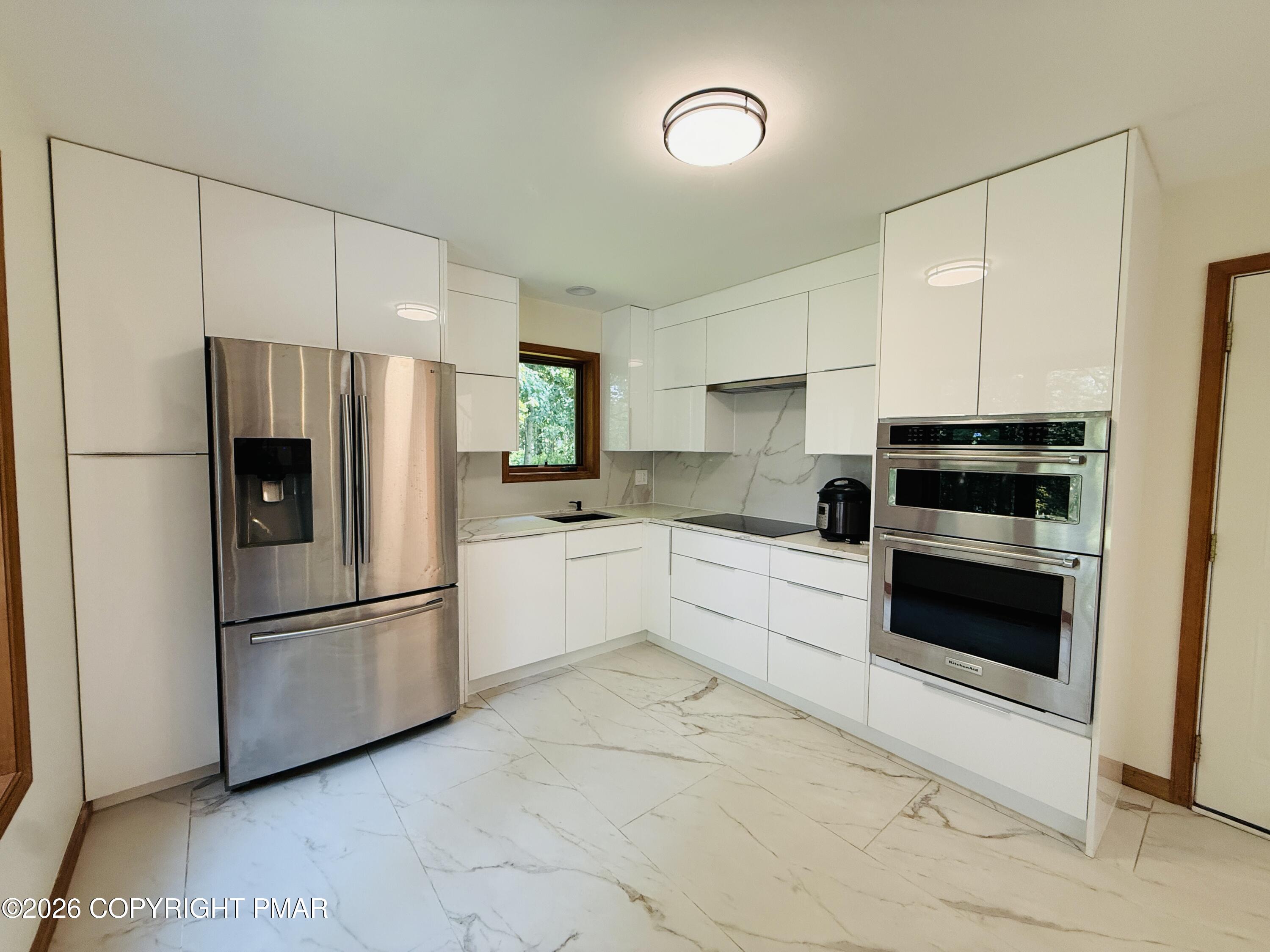 4160 Hickory Road Property Photo 14
