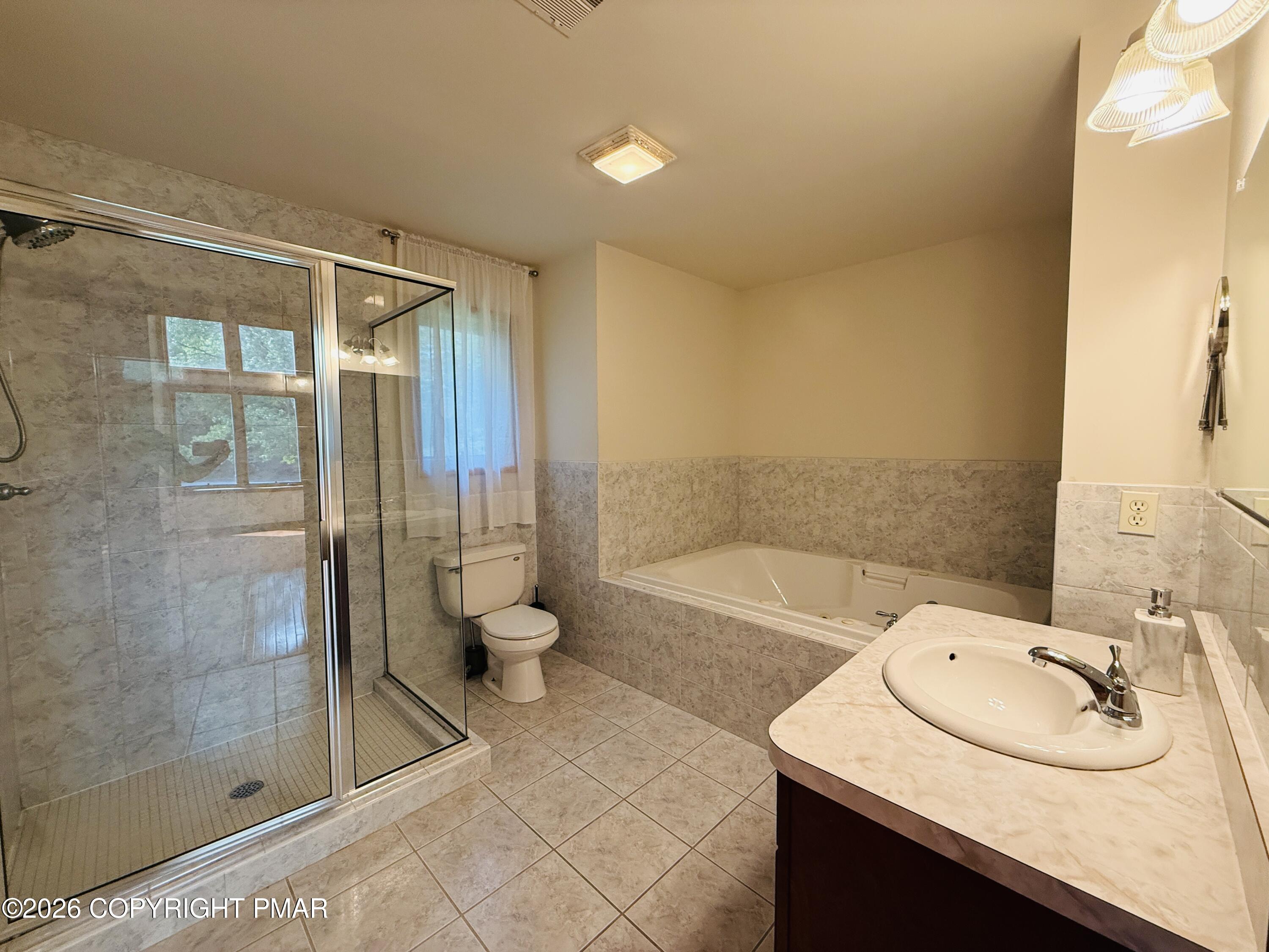 4160 Hickory Road Property Photo 36