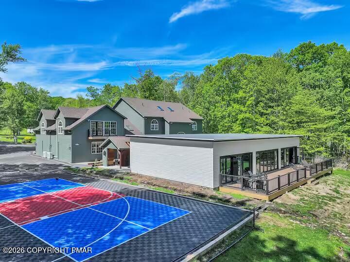 406 Iroquois Loop Property Photo 3