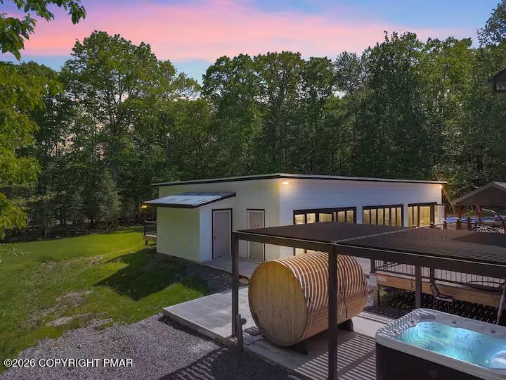 406 Iroquois Loop Property Photo 8