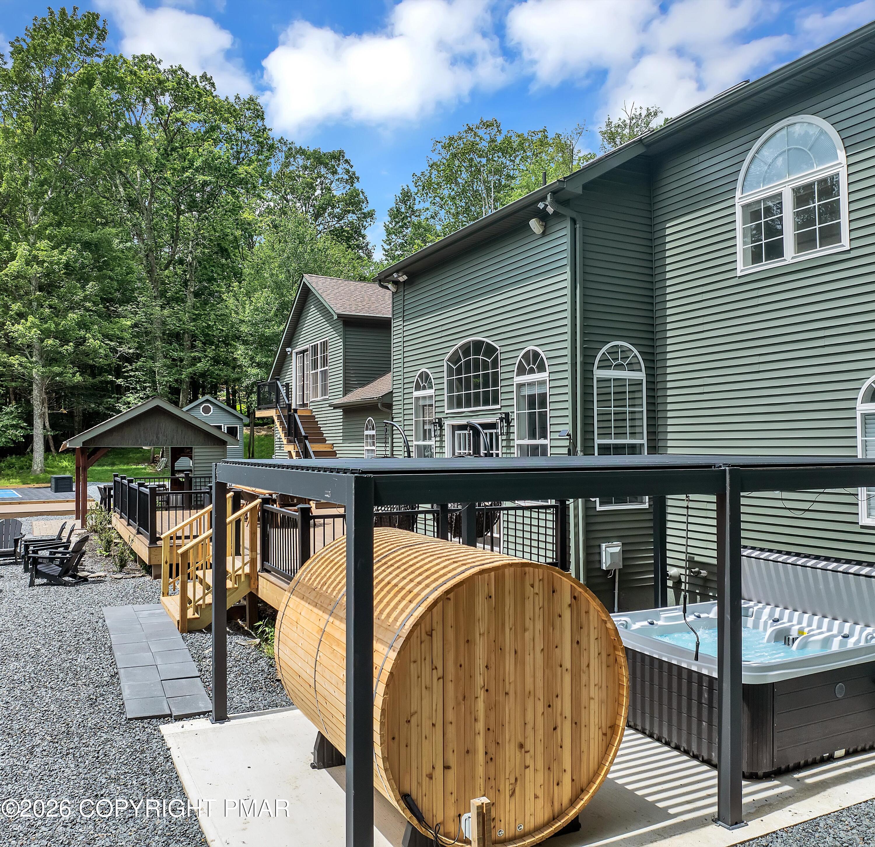 406 Iroquois Loop Property Photo 11