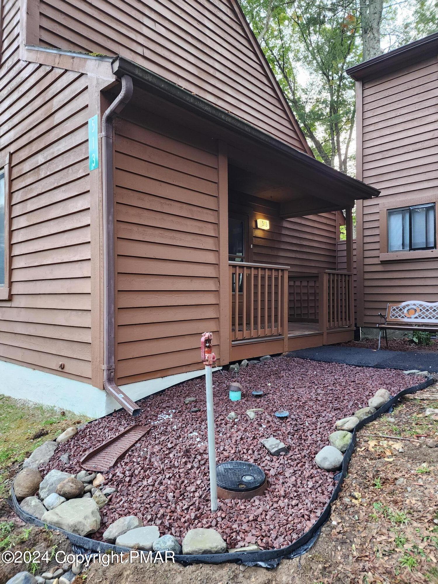 513 Wales Court Property Photo 2