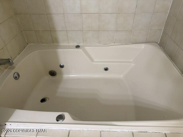 328 Crewe Court Property Photo 7