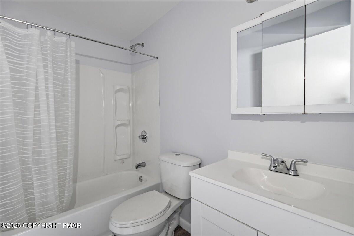 4774 Pine Ridge Drive W Property Photo 16
