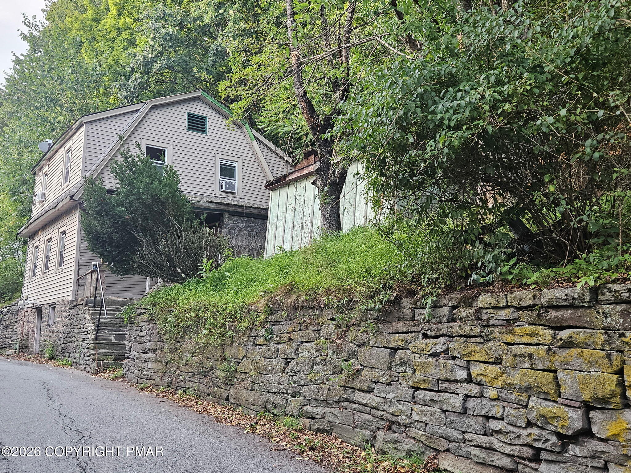 455 Riverside Drive Property Photo 2