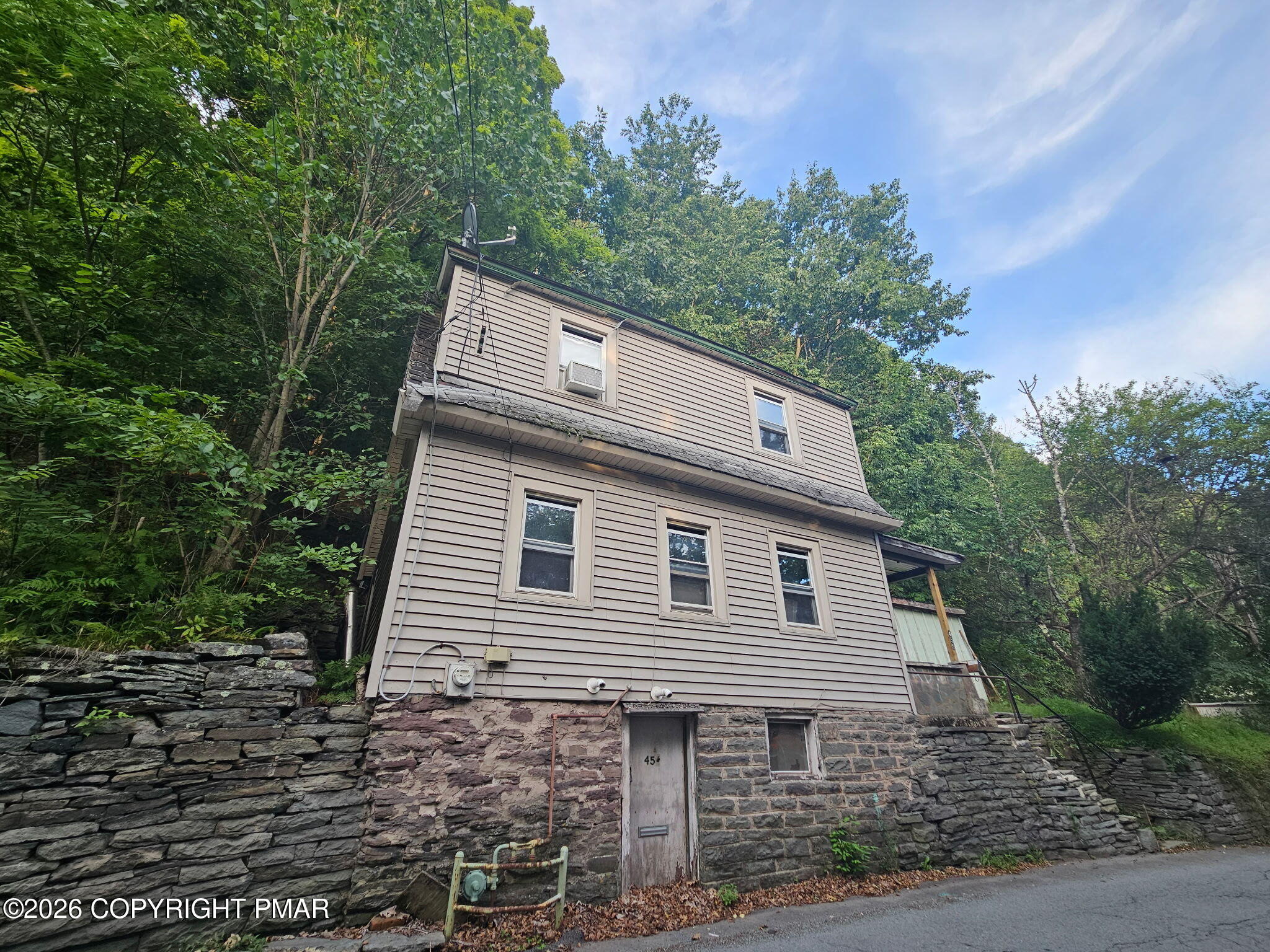 455 Riverside Drive Property Photo 4
