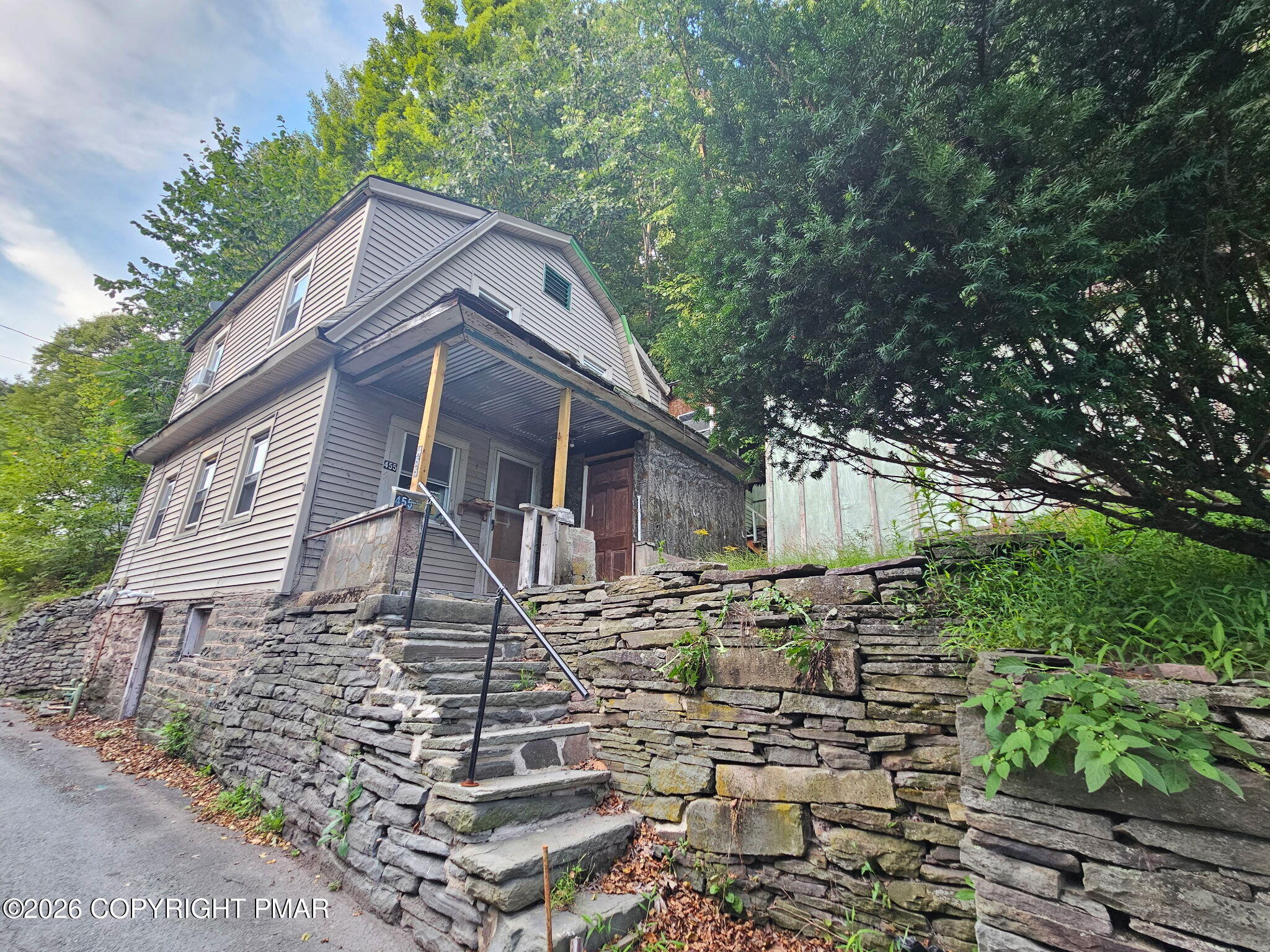 455 Riverside Drive Property Photo 5