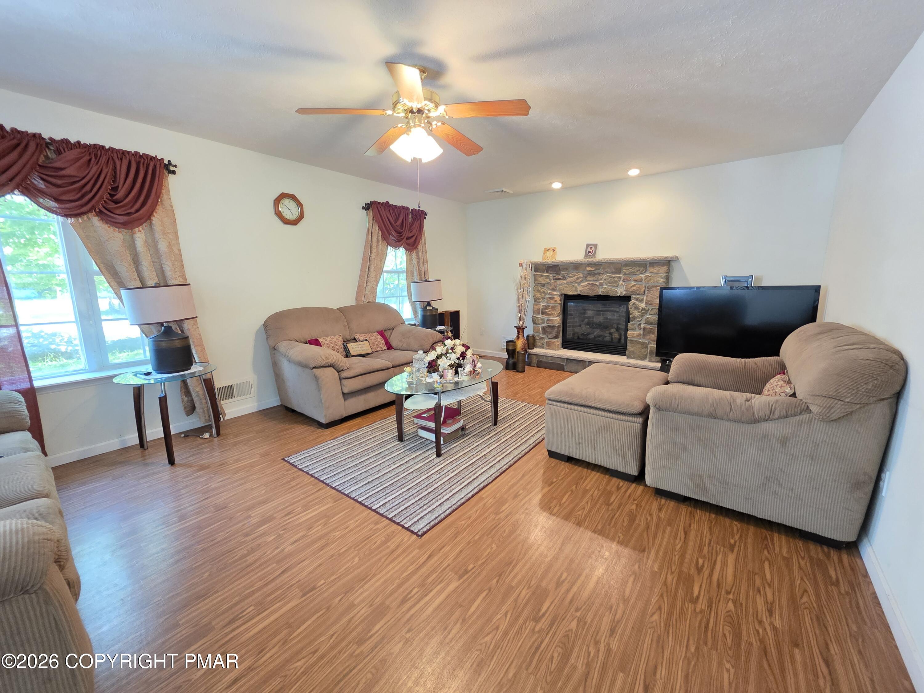 7470 Leila Court Property Photo 4