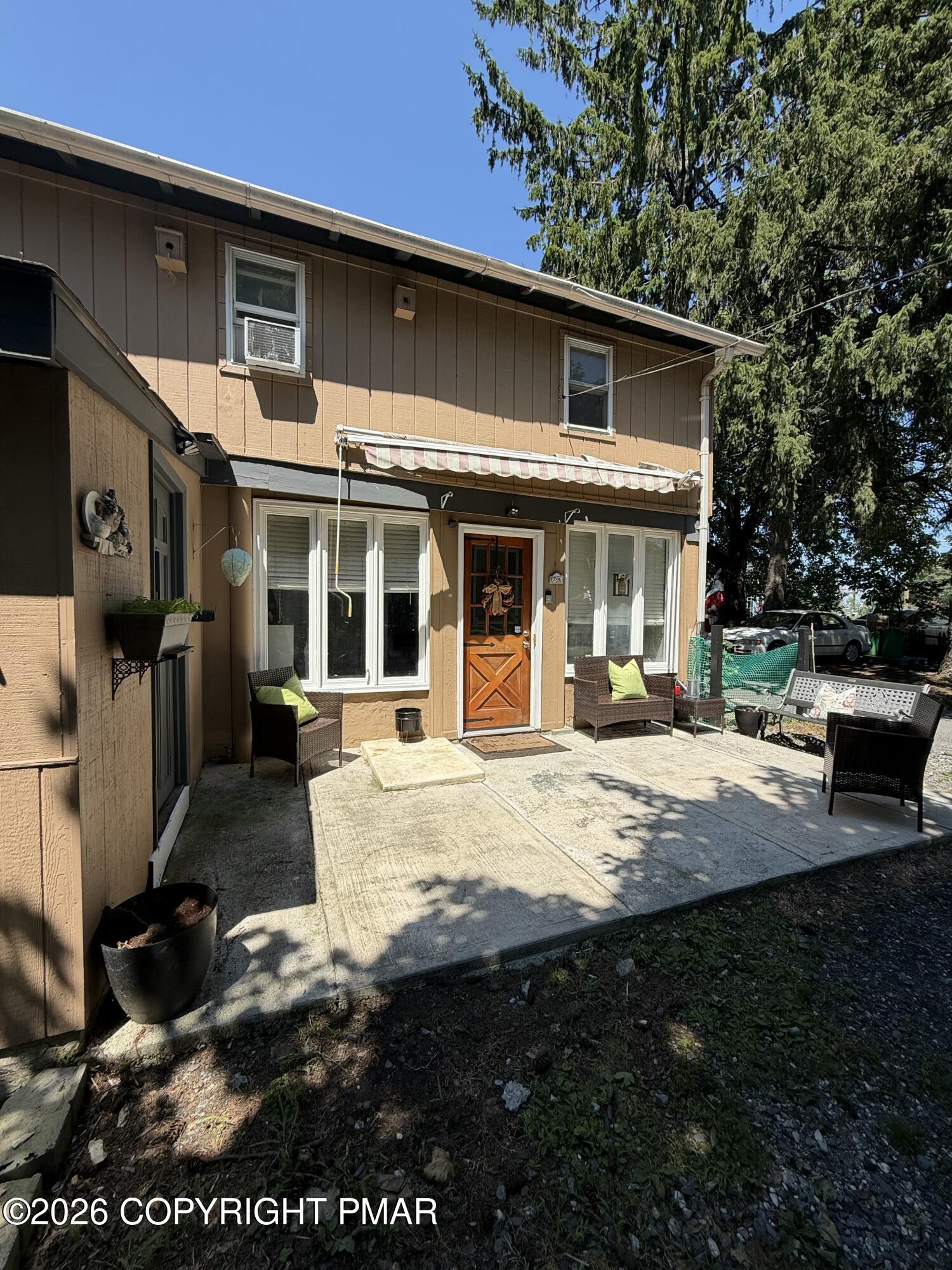 2406 W Emaus Avenue Property Photo 6