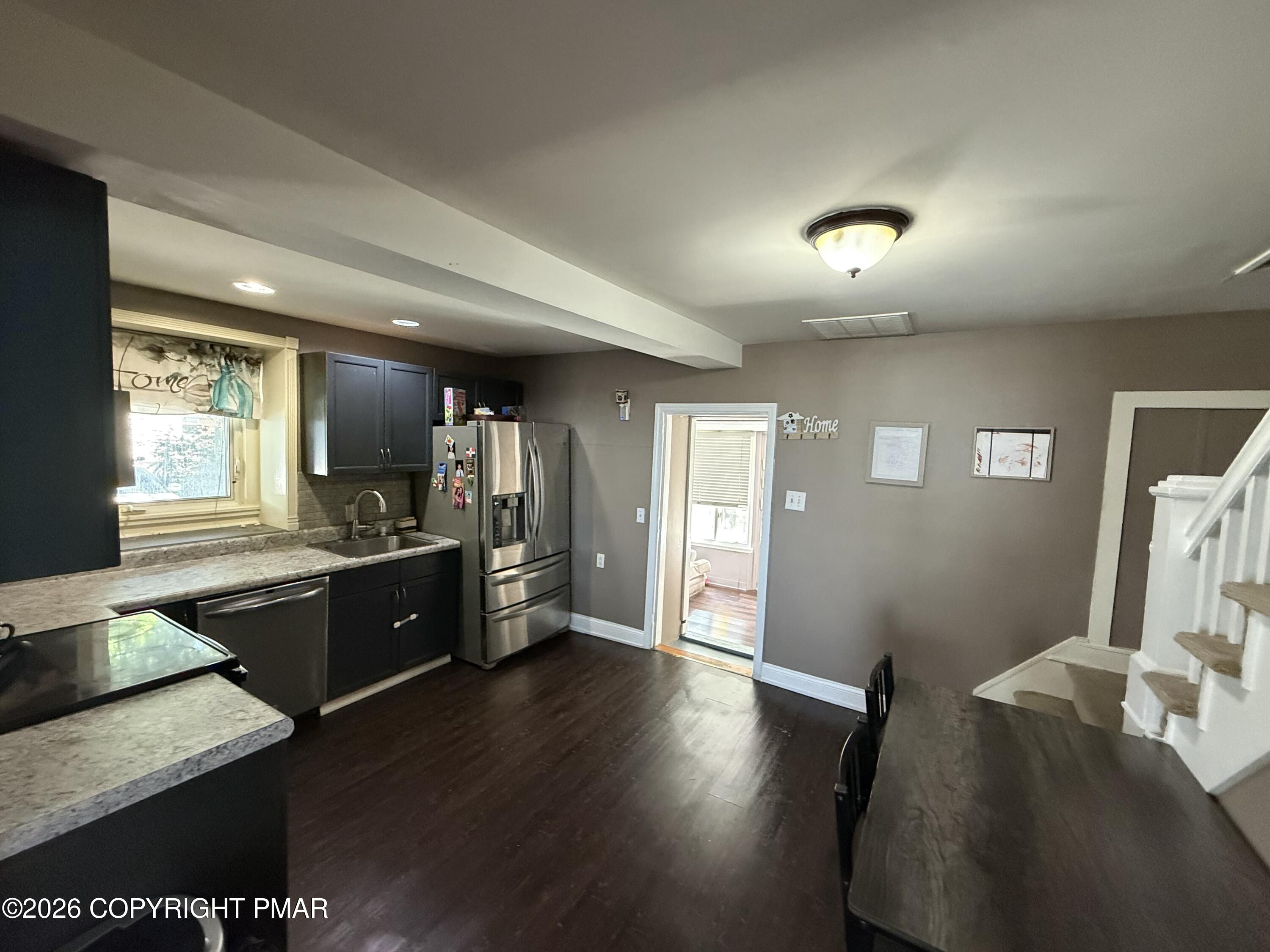 2406 W Emaus Avenue Property Photo 22
