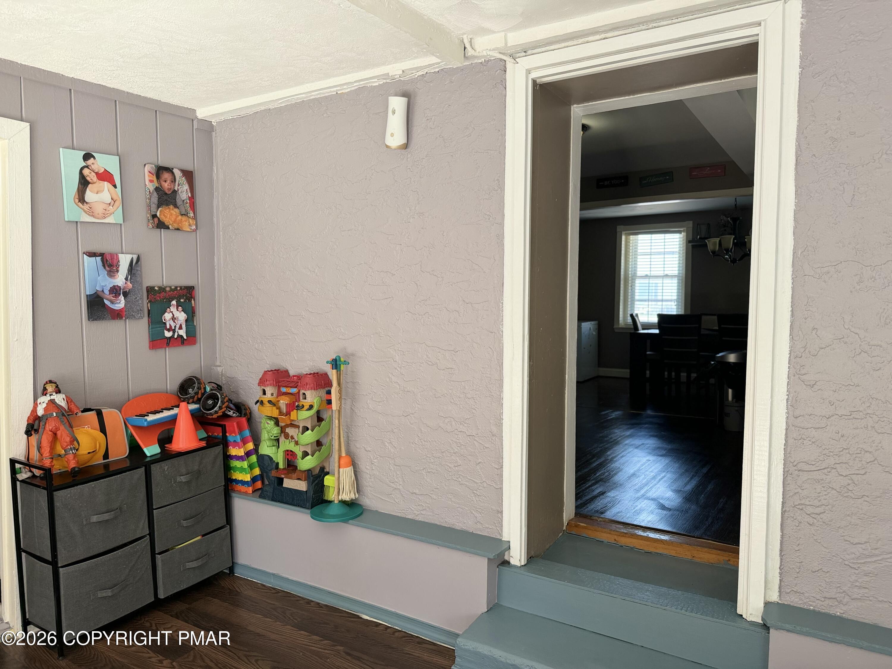 2406 W Emaus Avenue Property Photo 28