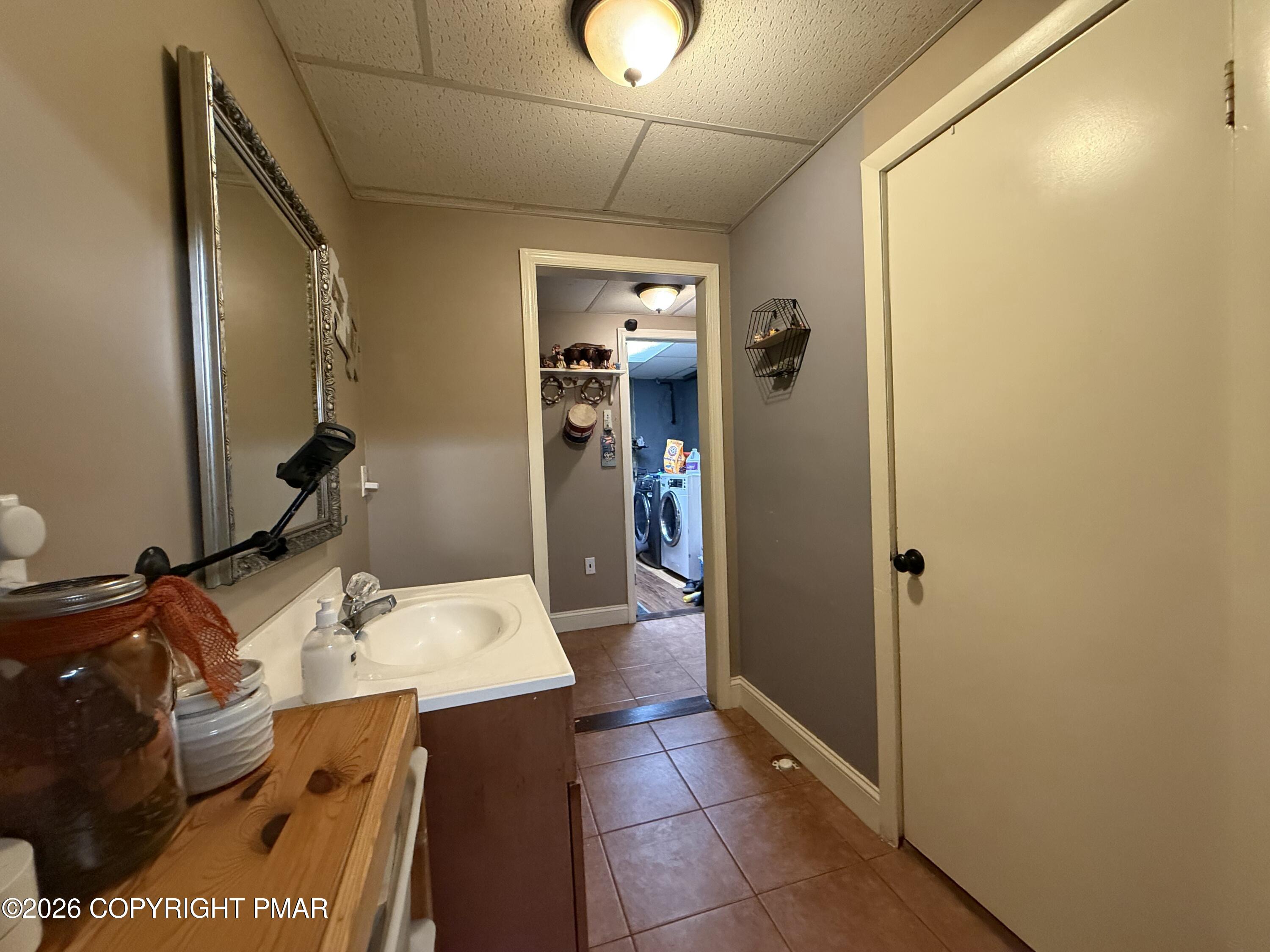 2406 W Emaus Avenue Property Photo 42