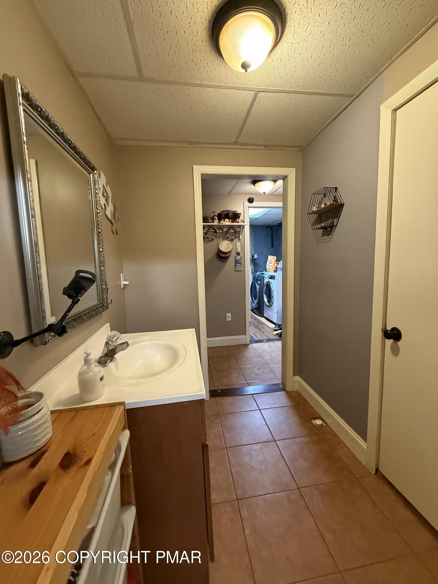 2406 W Emaus Avenue Property Photo 43