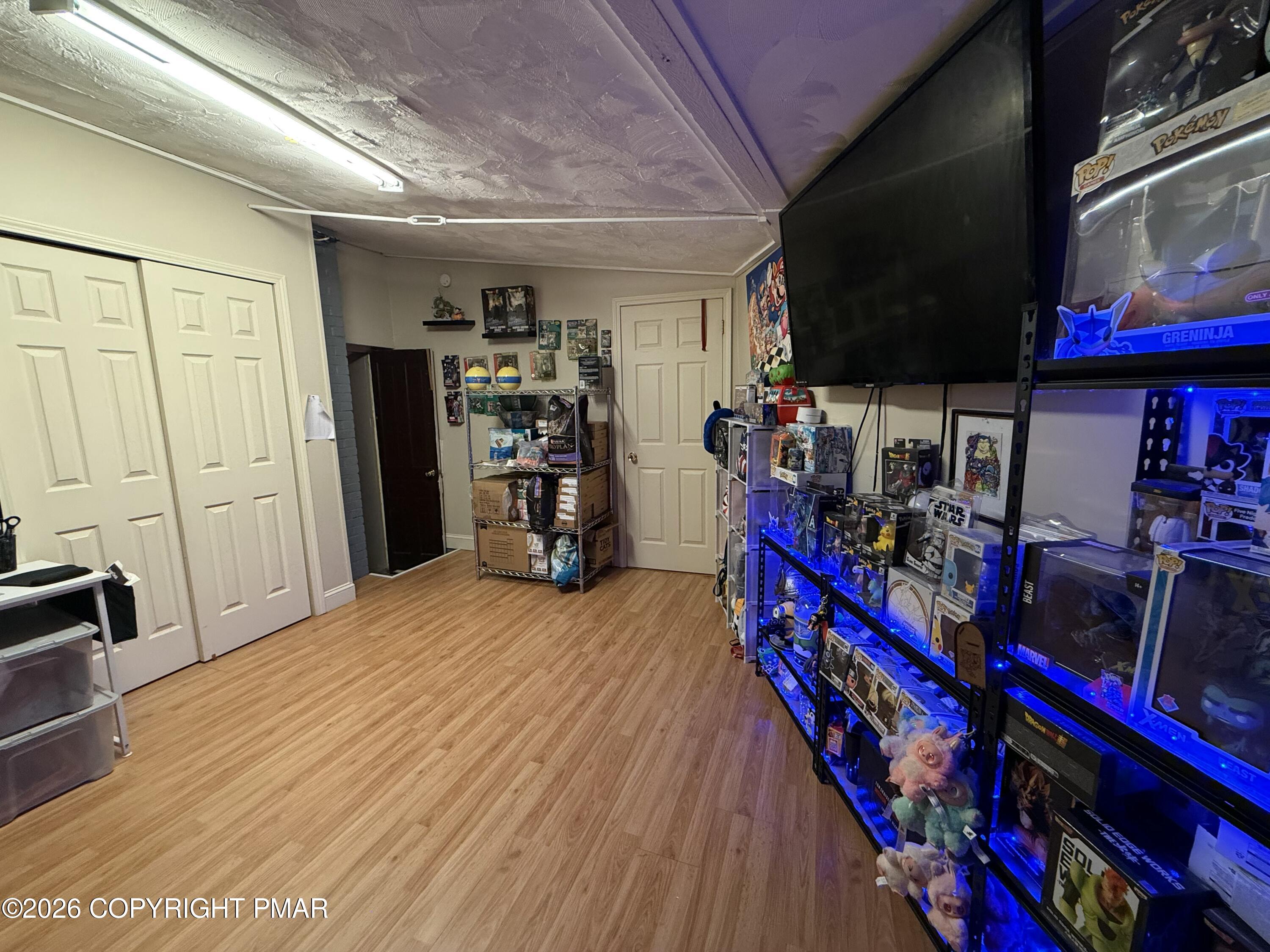 2406 W Emaus Avenue Property Photo 52