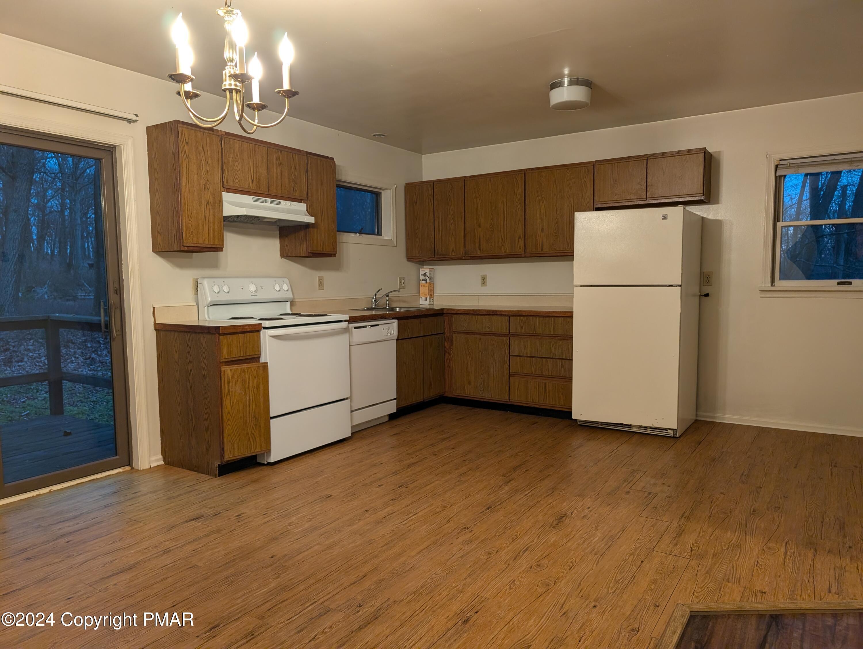 402 Mercury Drive Property Photo 3