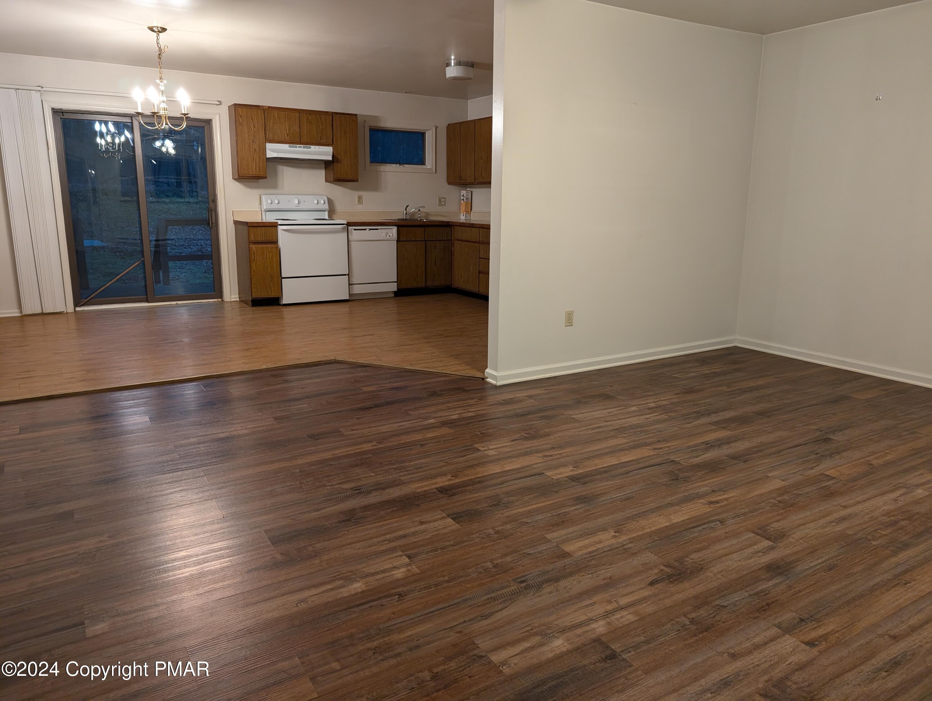402 Mercury Drive Property Photo 4