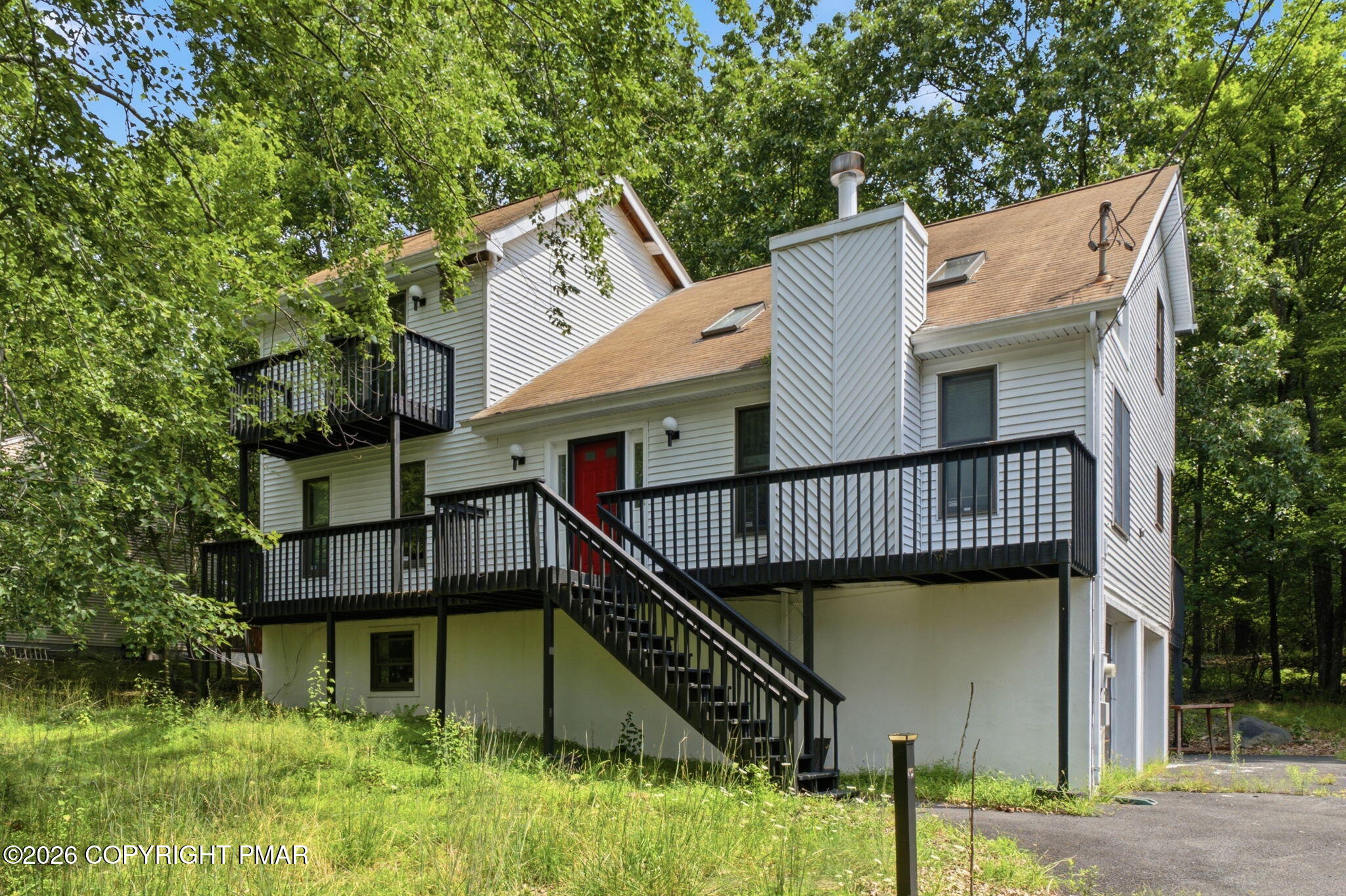 1076 Lancaster Drive Property Photo 1
