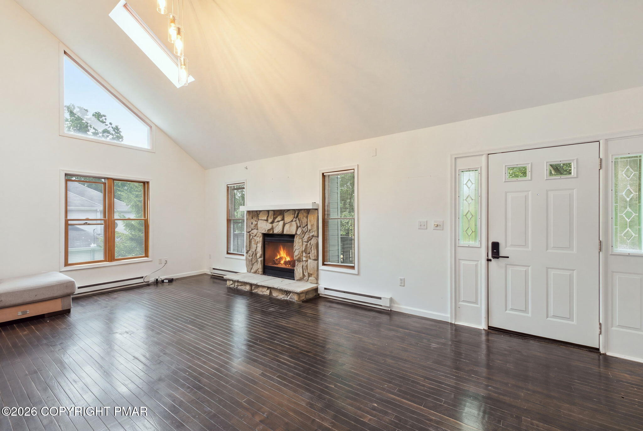 1076 Lancaster Drive Property Photo 3