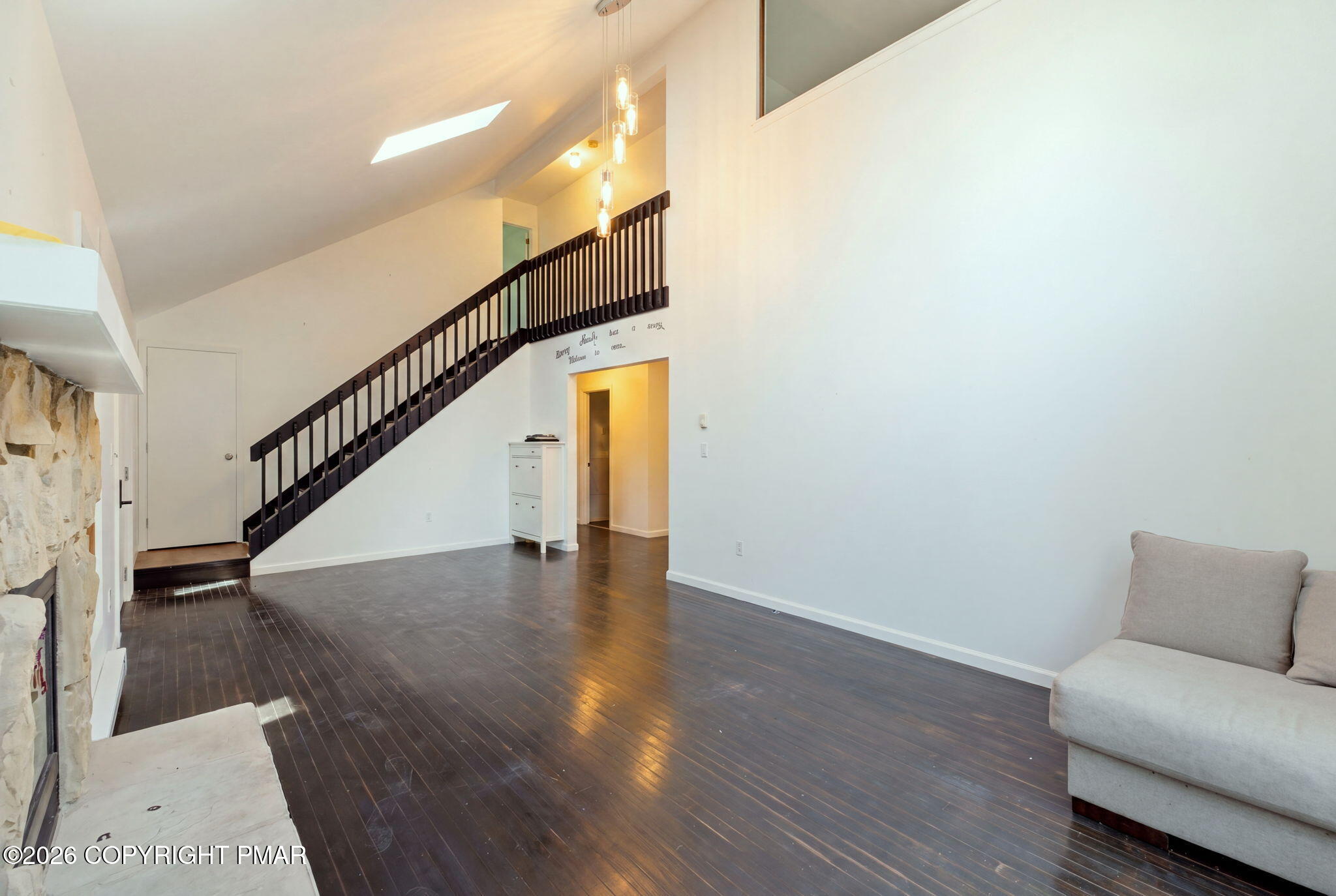 1076 Lancaster Drive Property Photo 5