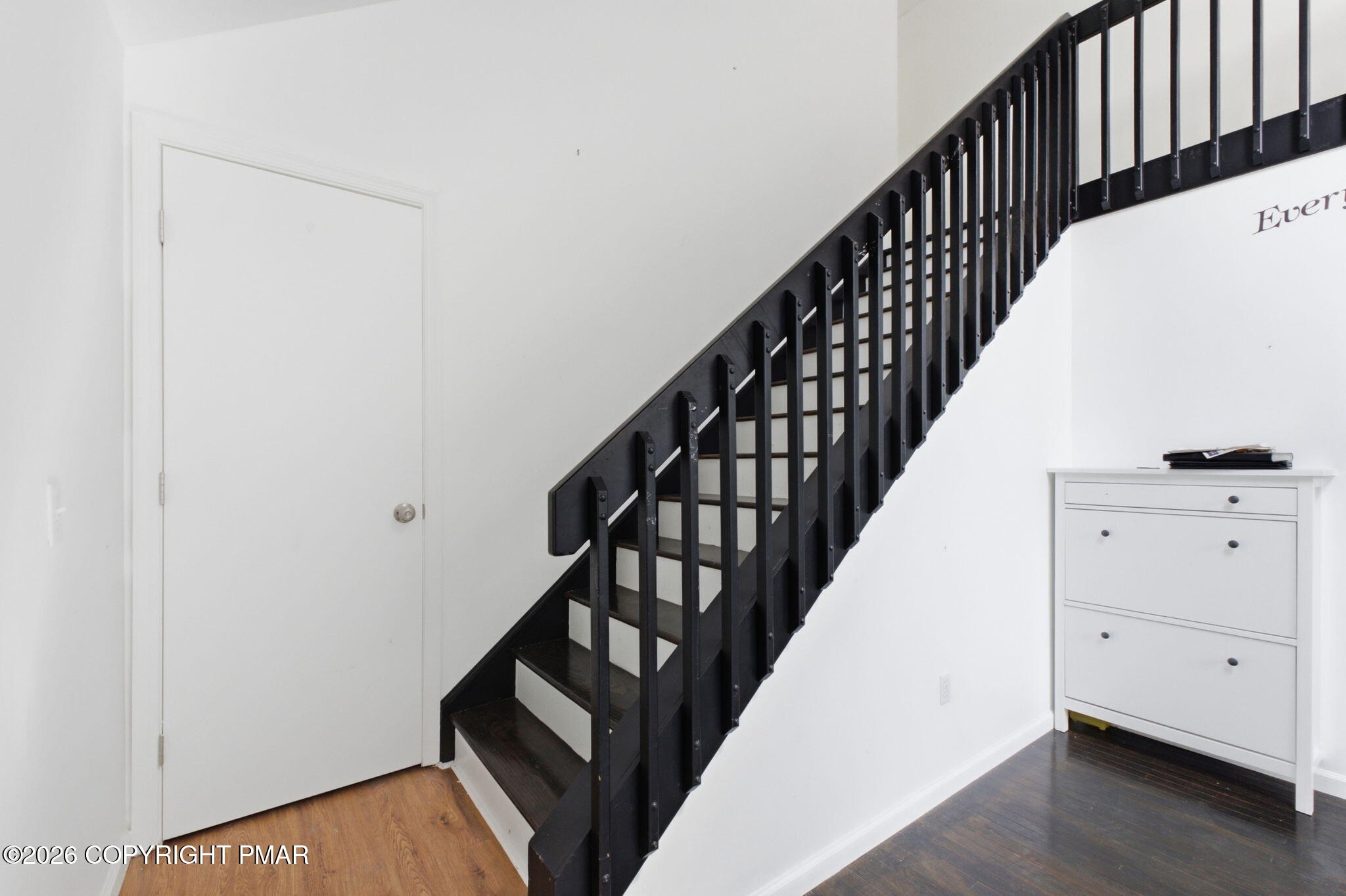 1076 Lancaster Drive Property Photo 14